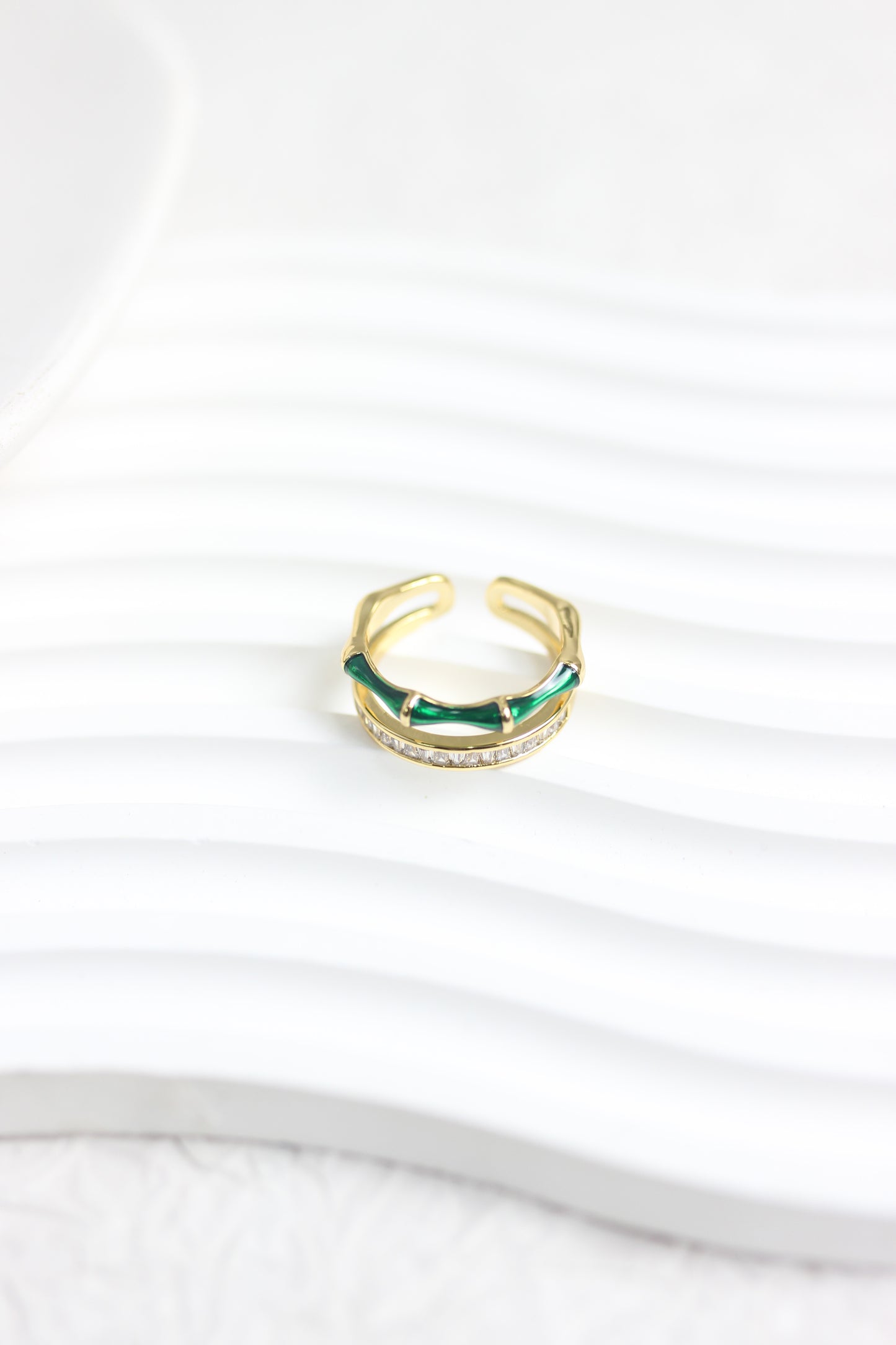 A2502HANF83467 - Bamboo-Inspired Gold-Plated Ear Cuff with Enamel and Cubic Zirconia