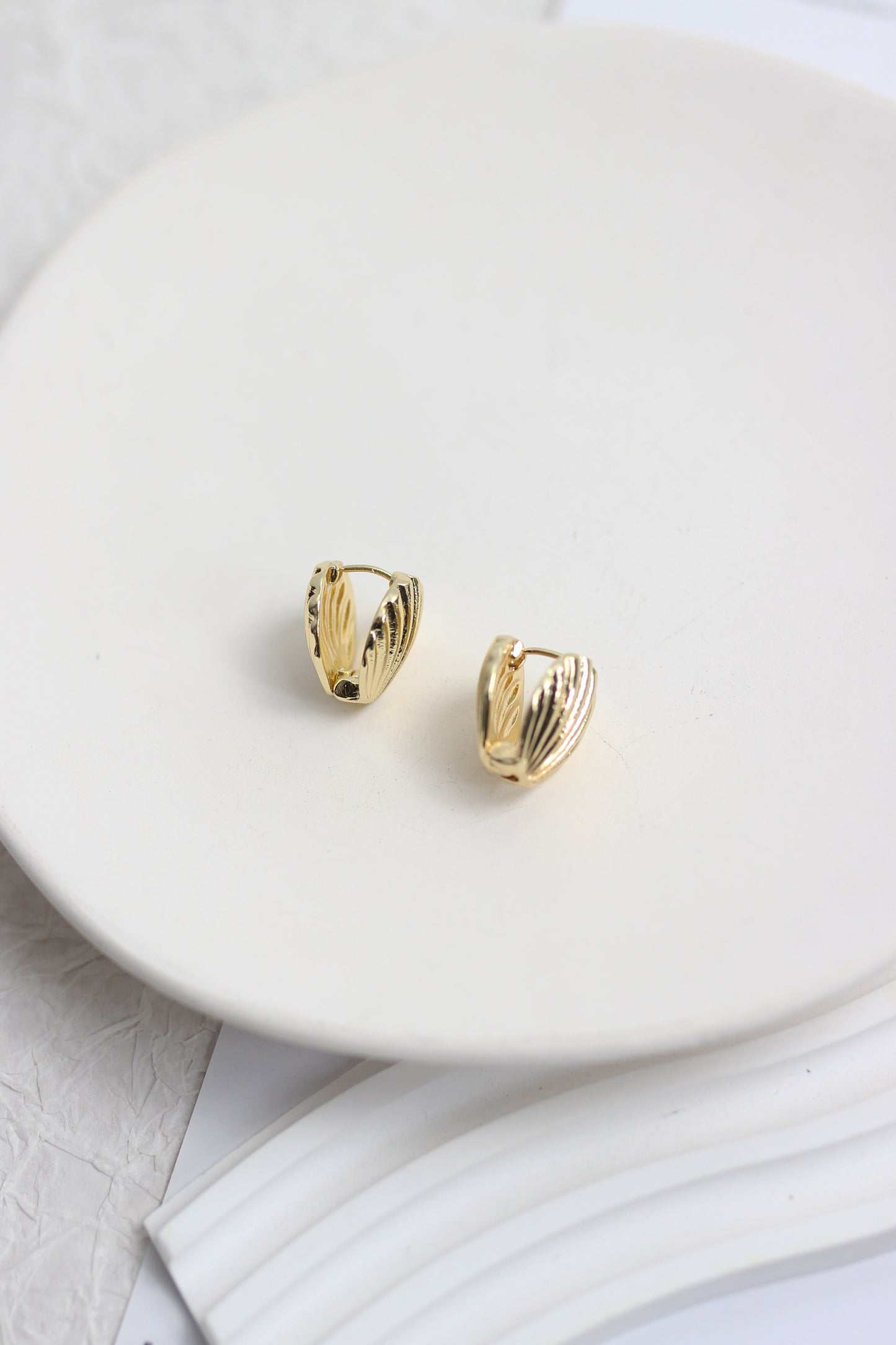 A2502JJ56786 - Gold Shell Locket Stud Earrings