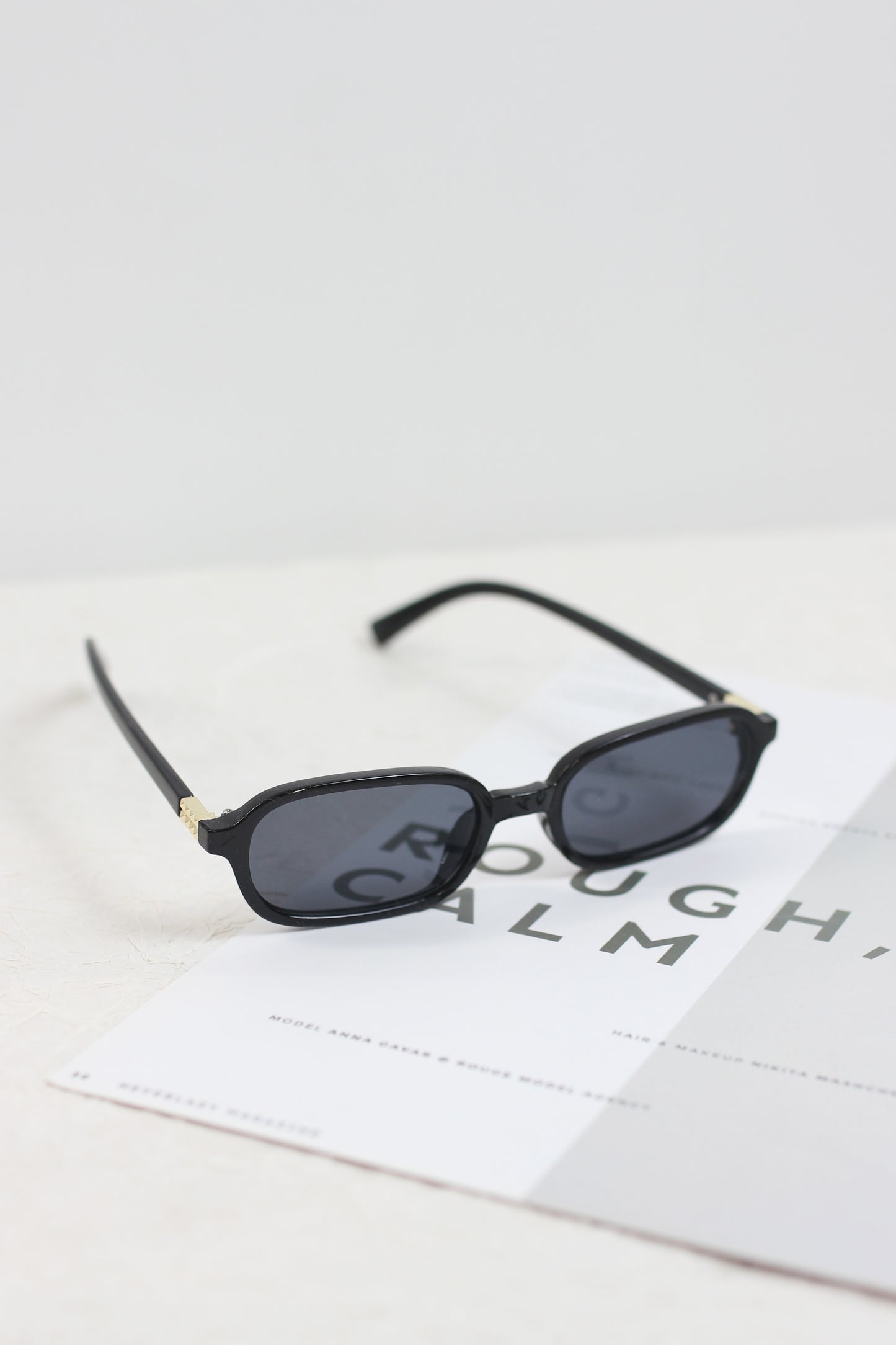 A2502QB17078 - Vintage Square Frame Sunglasses with Gold Accent