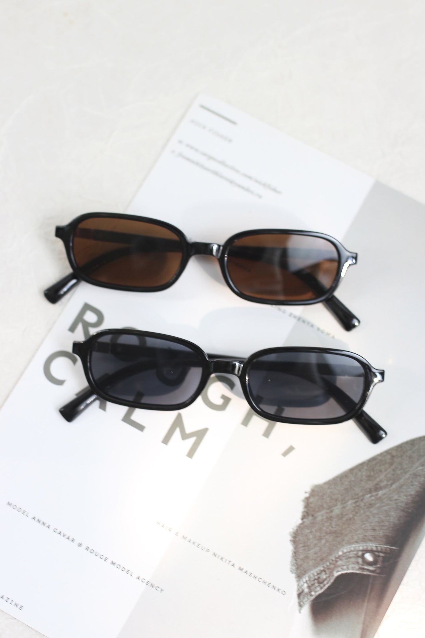 A2502QB17078 - Vintage Square Frame Sunglasses with Gold Accent