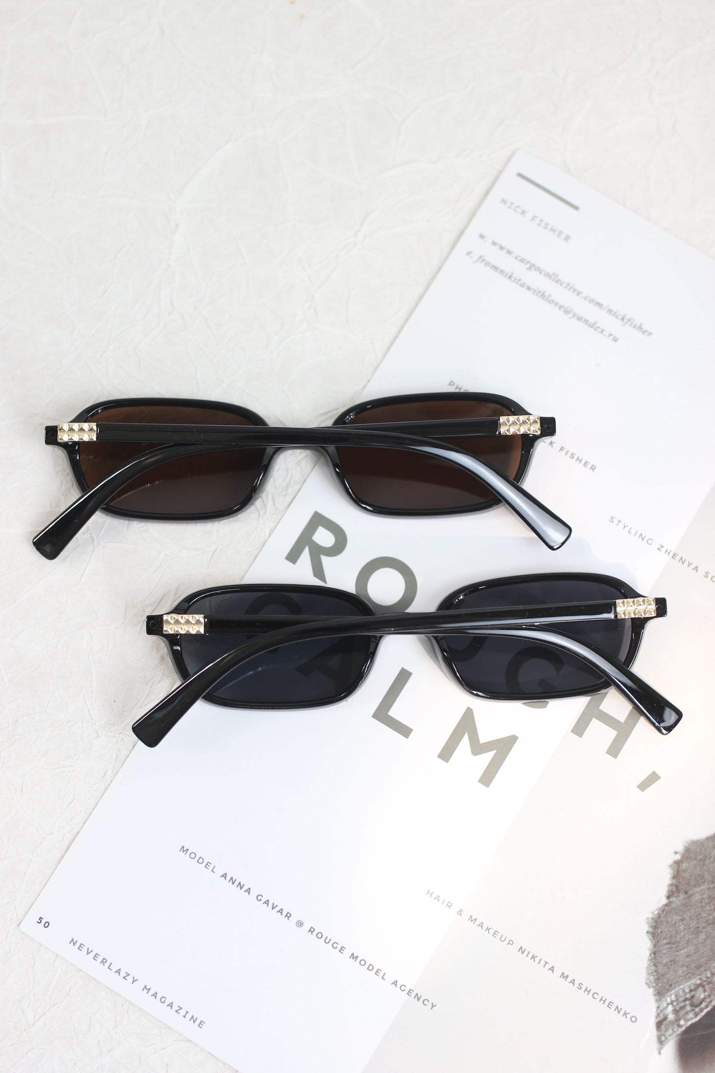 A2502QB17078 - Vintage Square Frame Sunglasses with Gold Accent