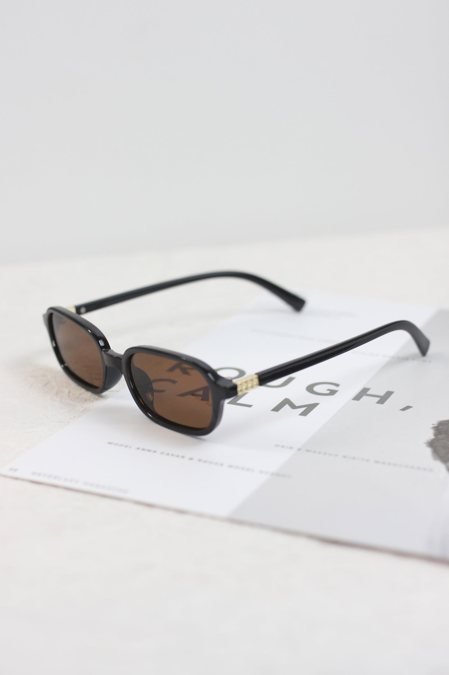 A2502QB17078 - Vintage Square Frame Sunglasses with Gold Accent
