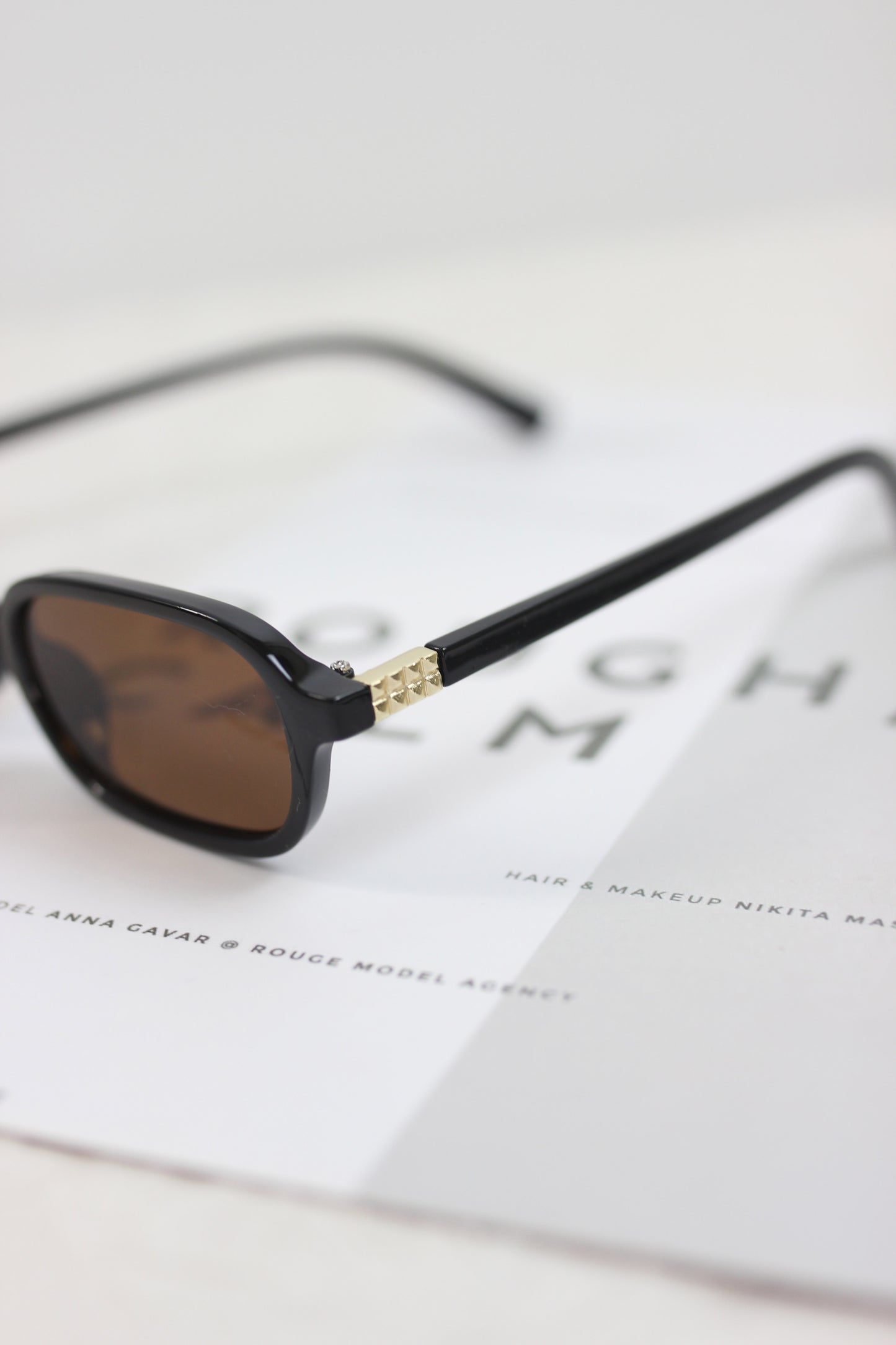 A2502QB17078 - Vintage Square Frame Sunglasses with Gold Accent