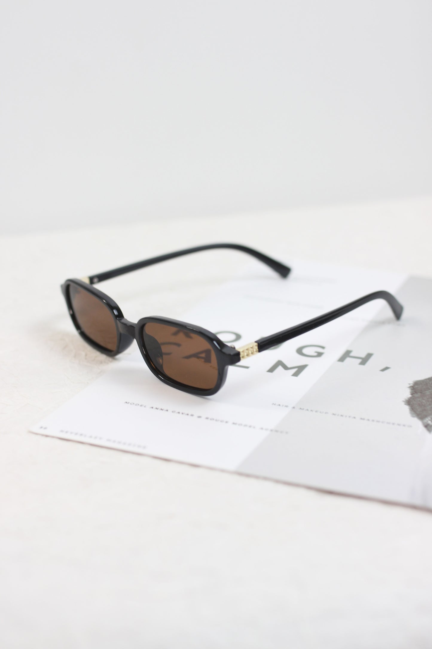 A2502QB17078 - Vintage Square Frame Sunglasses with Gold Accent