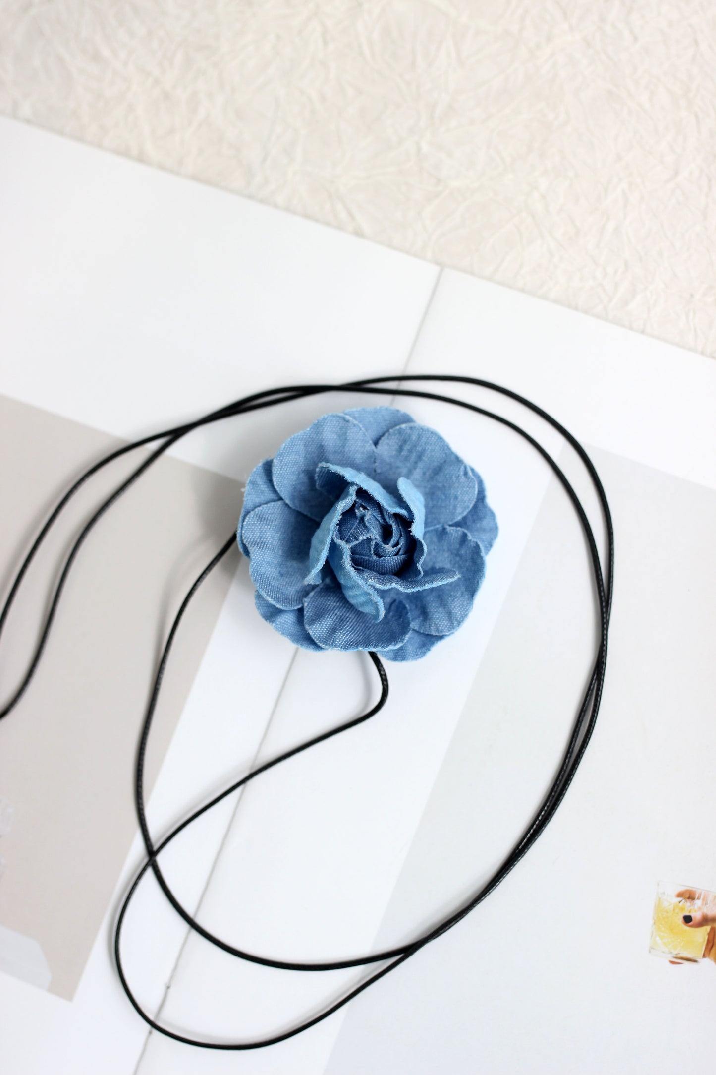 A2502XX34890 - Floral Ribbon Choker Necklace