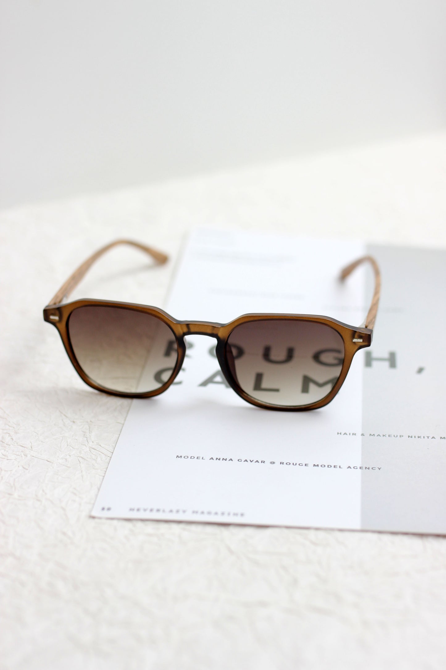 A2502XYYJ93184 - Vintage Round Wooden Temple Sunglasses