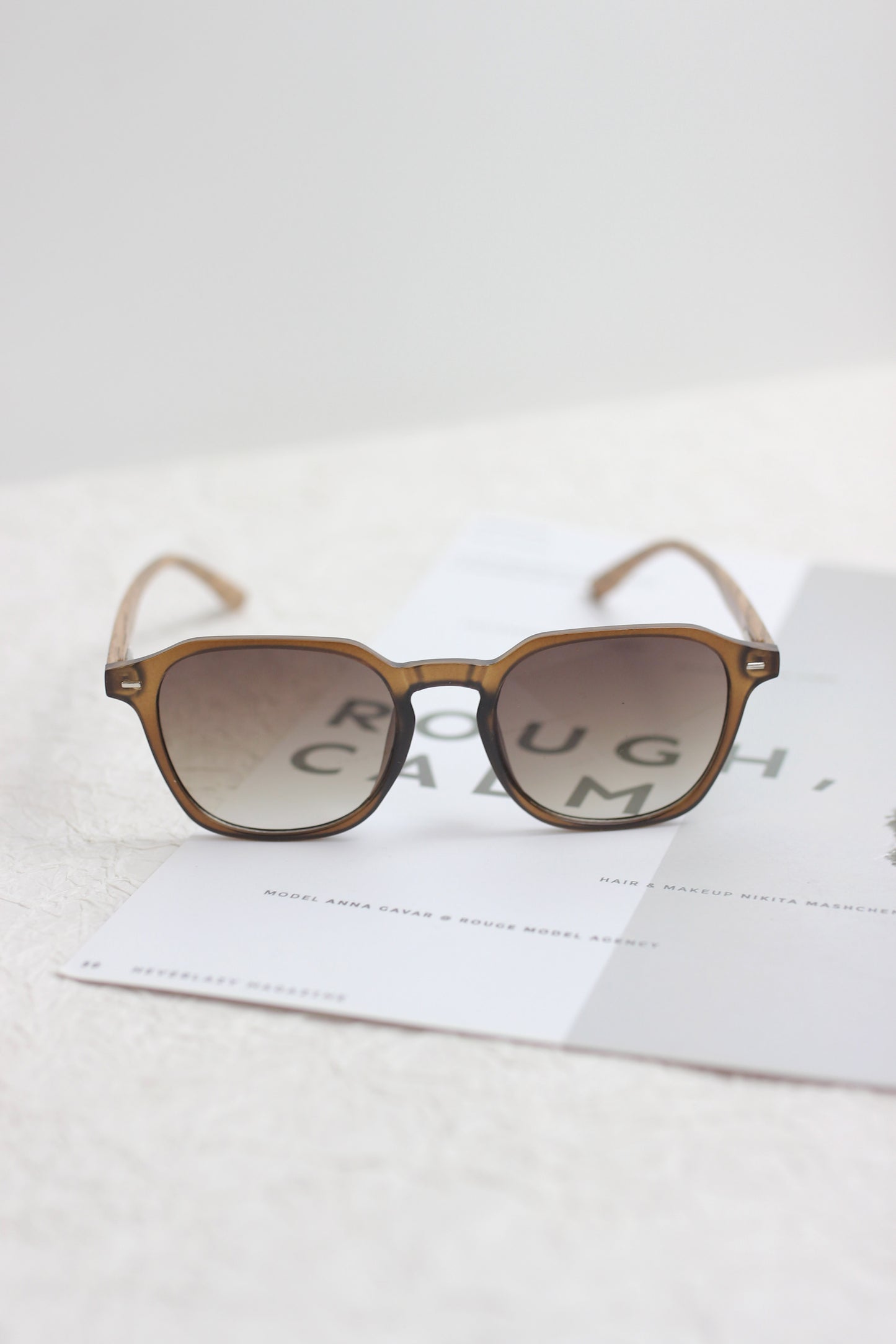 A2502XYYJ93184 - Vintage Round Wooden Temple Sunglasses