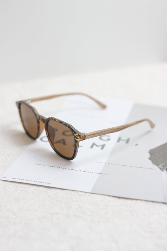 A2502XYYJ93184 - Vintage Round Wooden Temple Sunglasses
