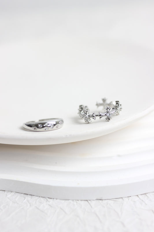 A2502YQ27363 - Silver Floral Adjustable Ring Set