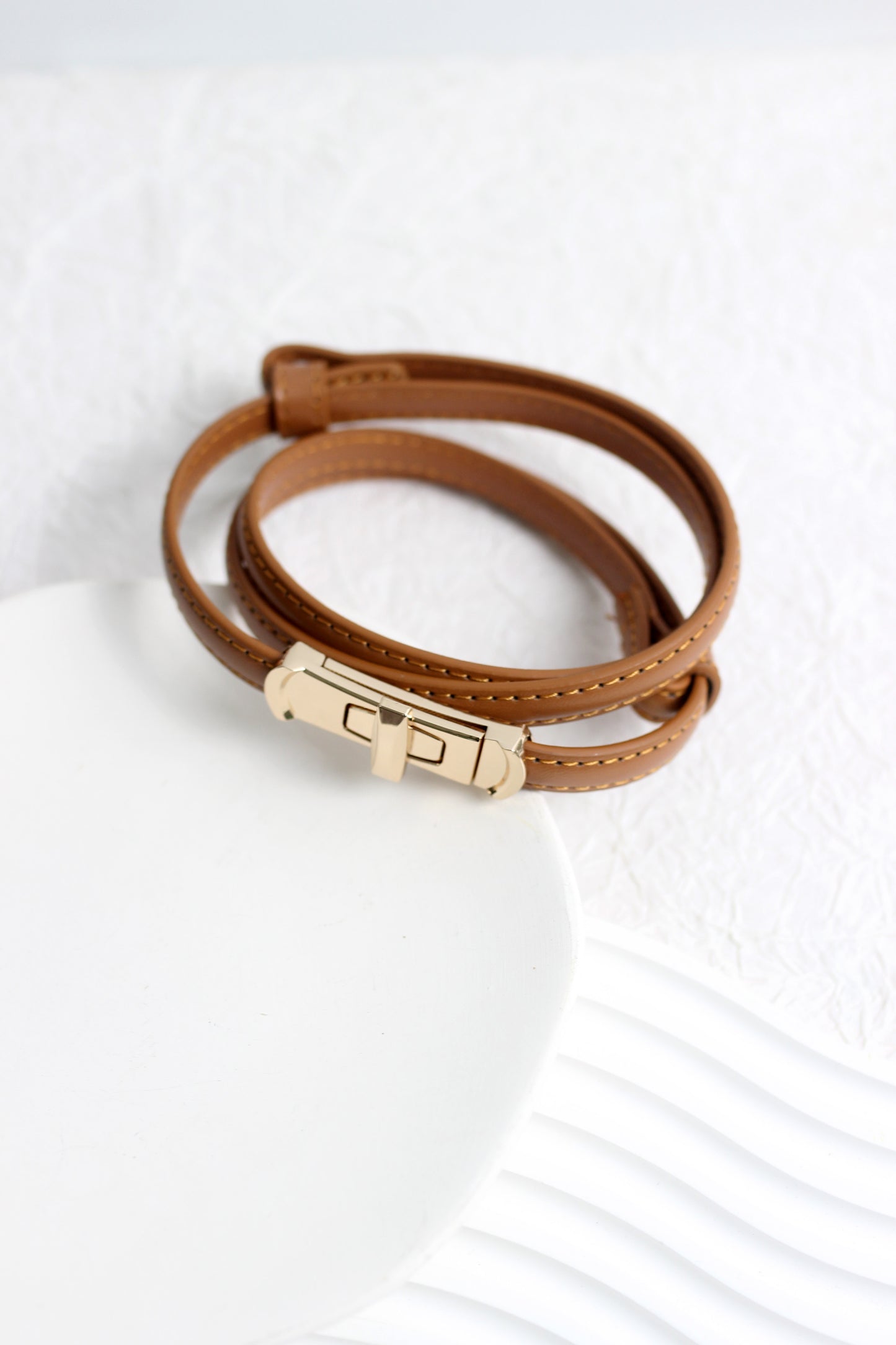 A2503BL53245 - Elegant Twist-Lock Skinny Leather Belt