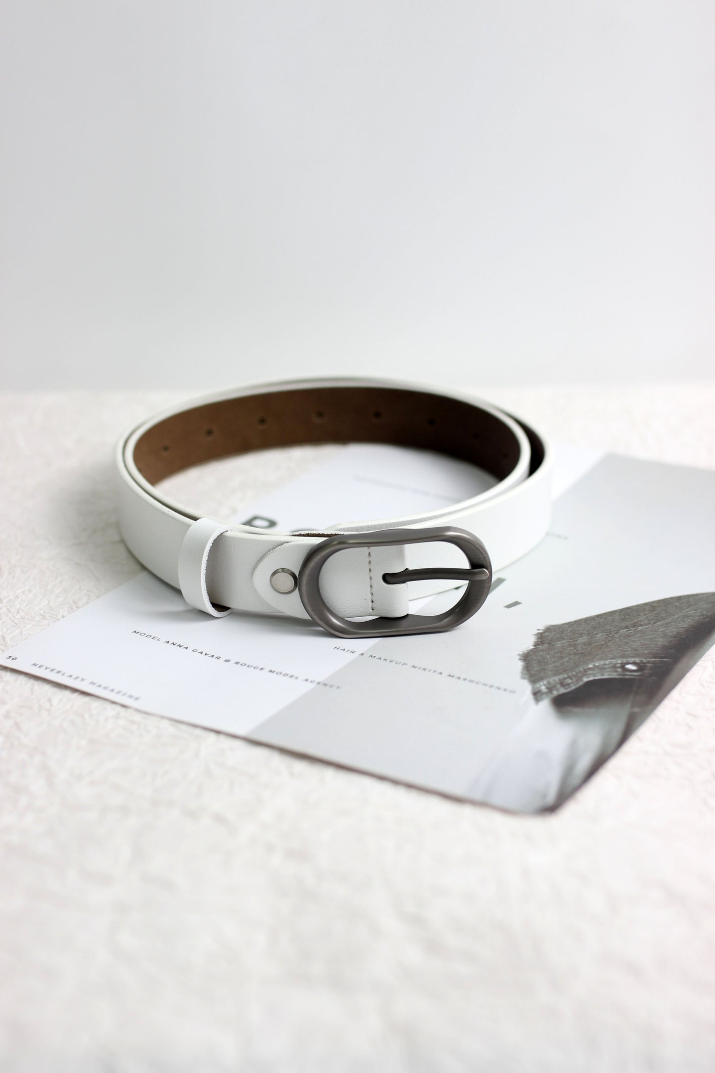 A2503BL90430 -Classic White Leather Belt with Oval Metal Buckle
