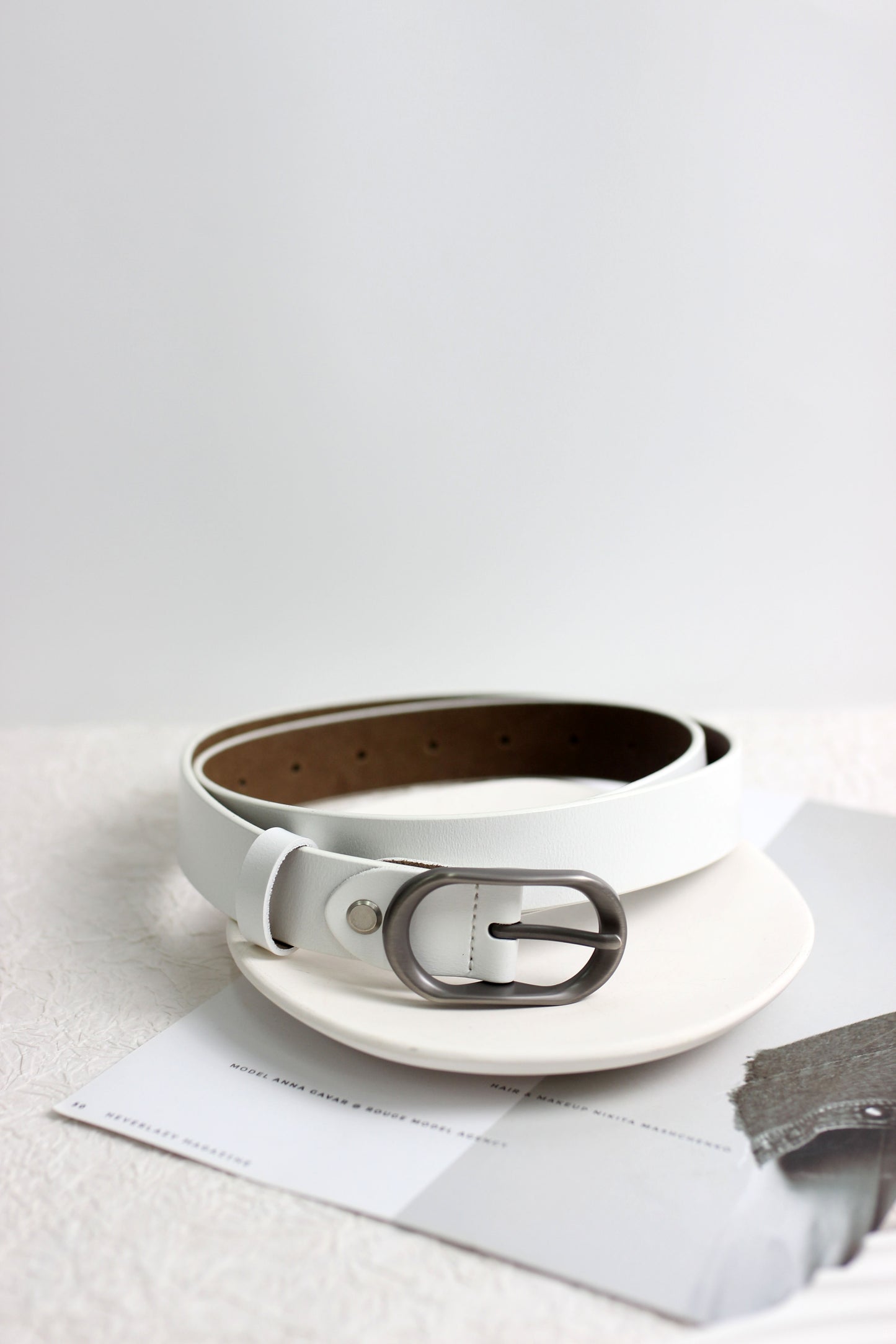 A2503BL90430 -Classic White Leather Belt with Oval Metal Buckle