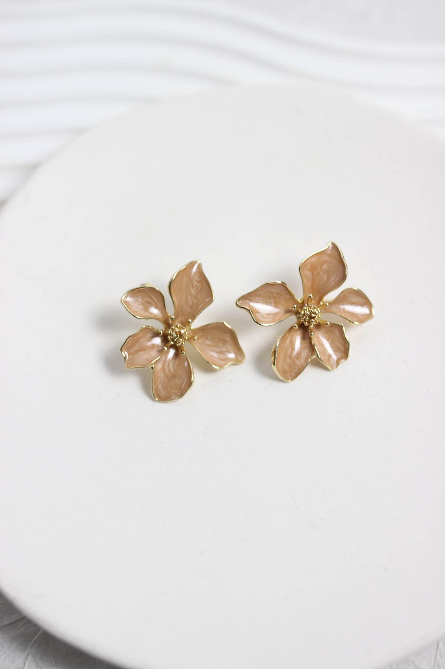 A2503DN82641 - Floral Enamel Stud Earrings