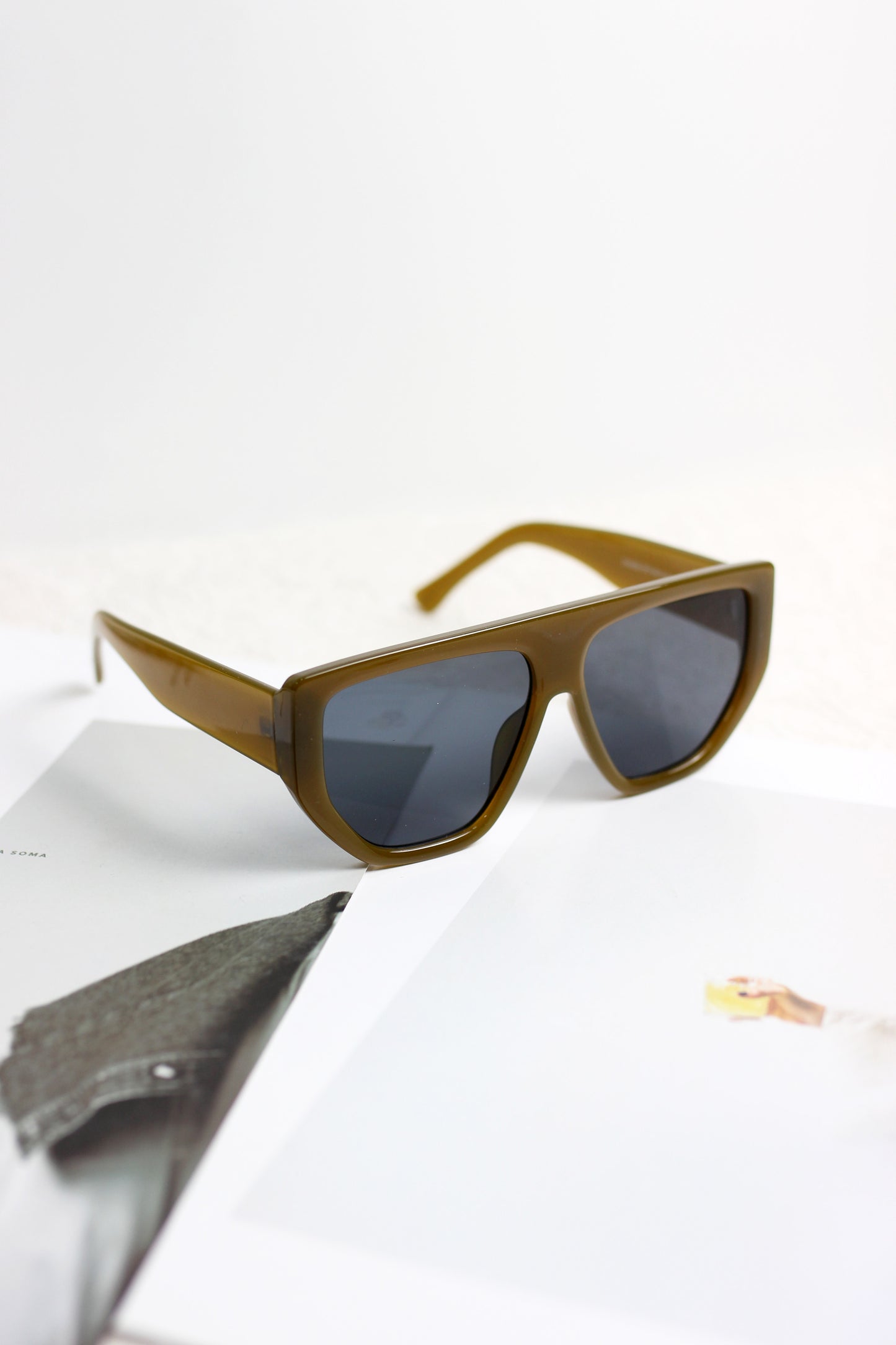 A2503KD13969 - Oversized Retro Square Frame Sunglasses