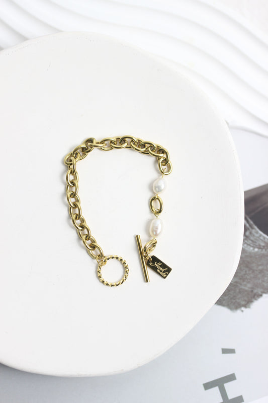 A2503ML65575 - Pearl Charm Gold Chain Bracelet