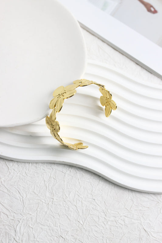 A2503MYZB45692 - Floral Open Cuff Bracelet