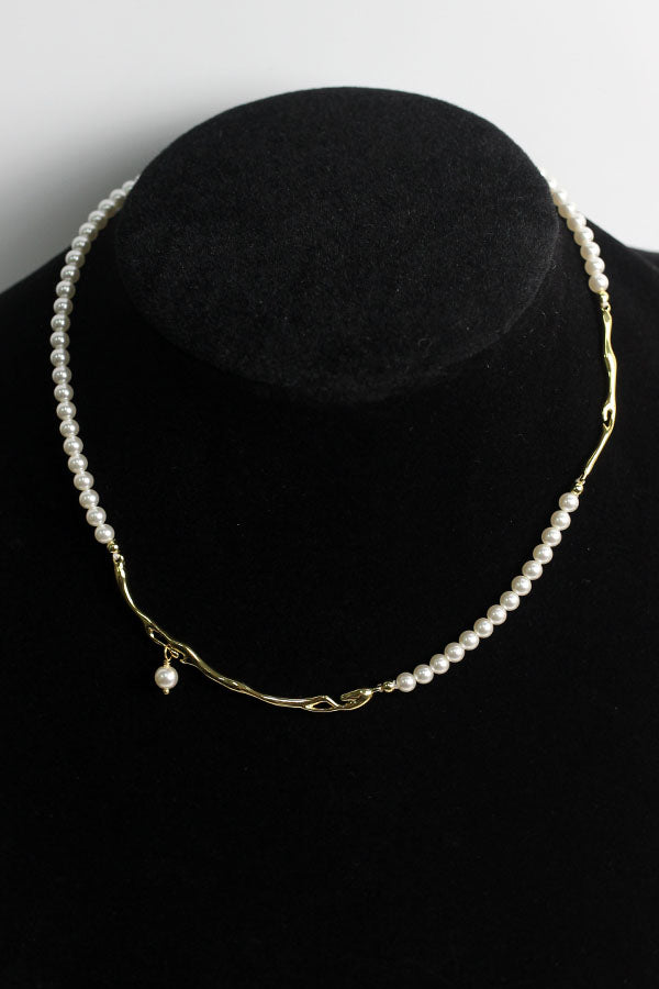 A2503MYZB85302 - Asymmetric Pearl & Gold Bar Necklace