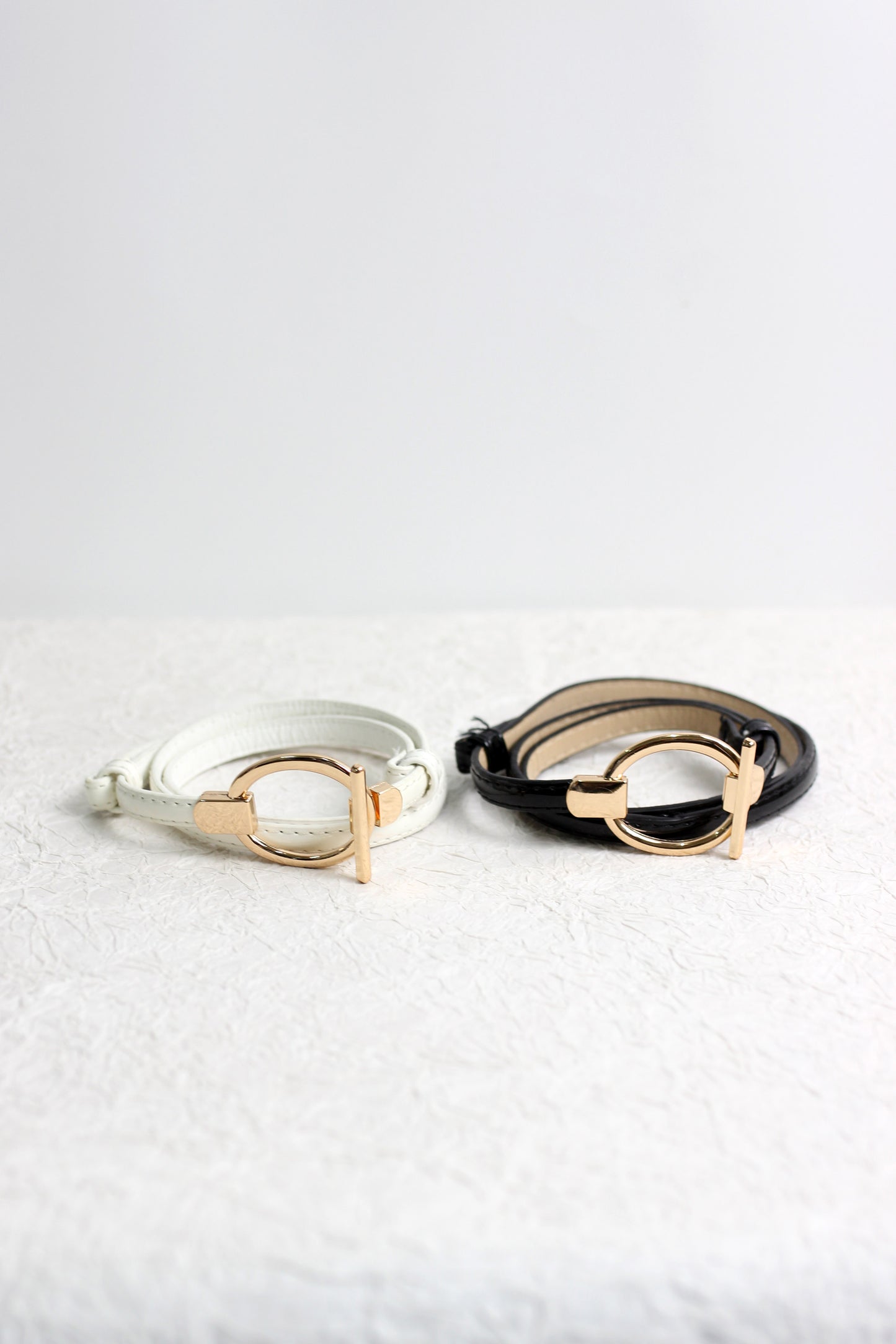 A2503SBT91678 - Minimalist Gold Buckle Faux Leather Belt