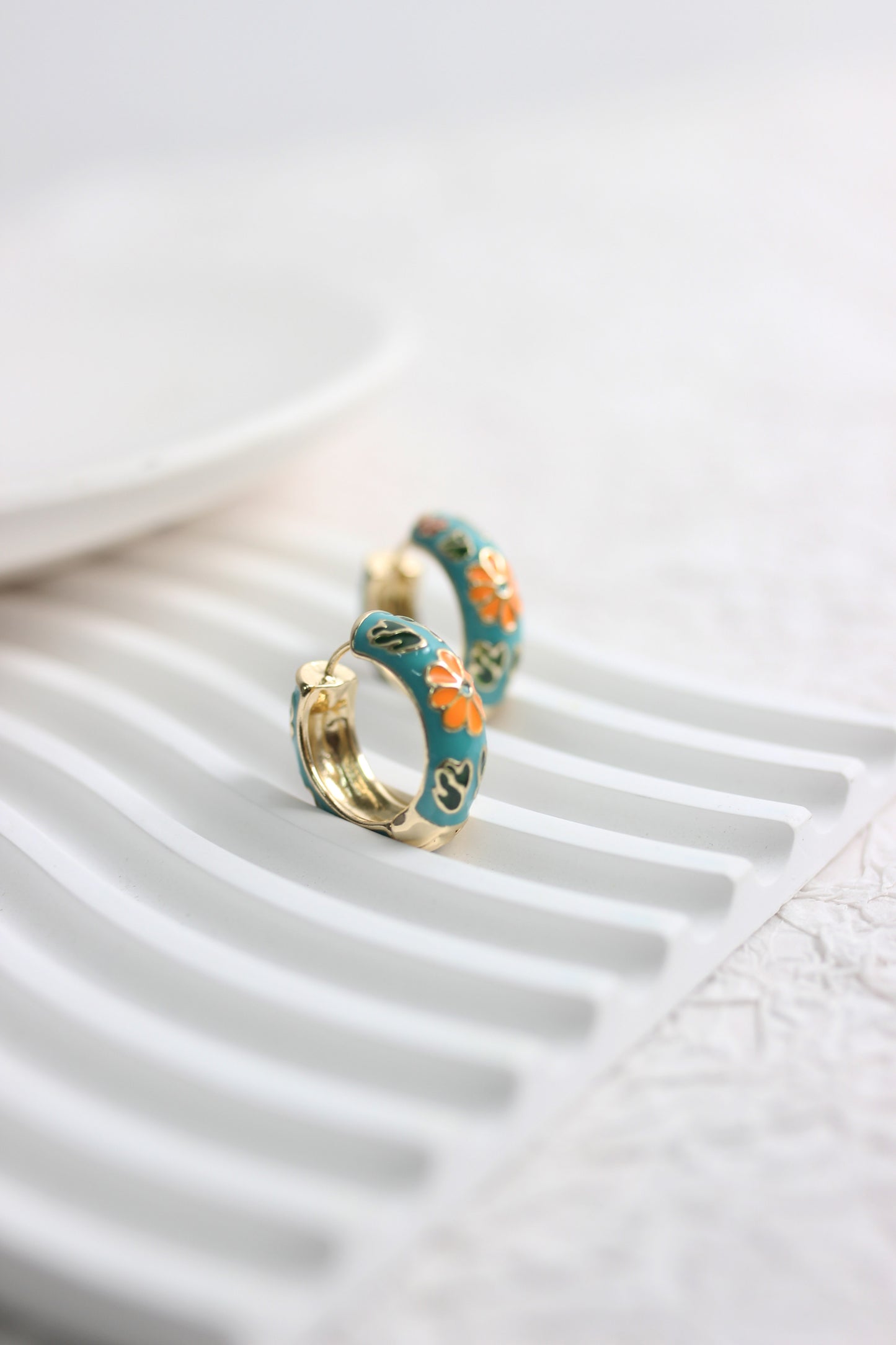 A2503TGG12999 - Floral Enamel Huggie Hoop Earrings