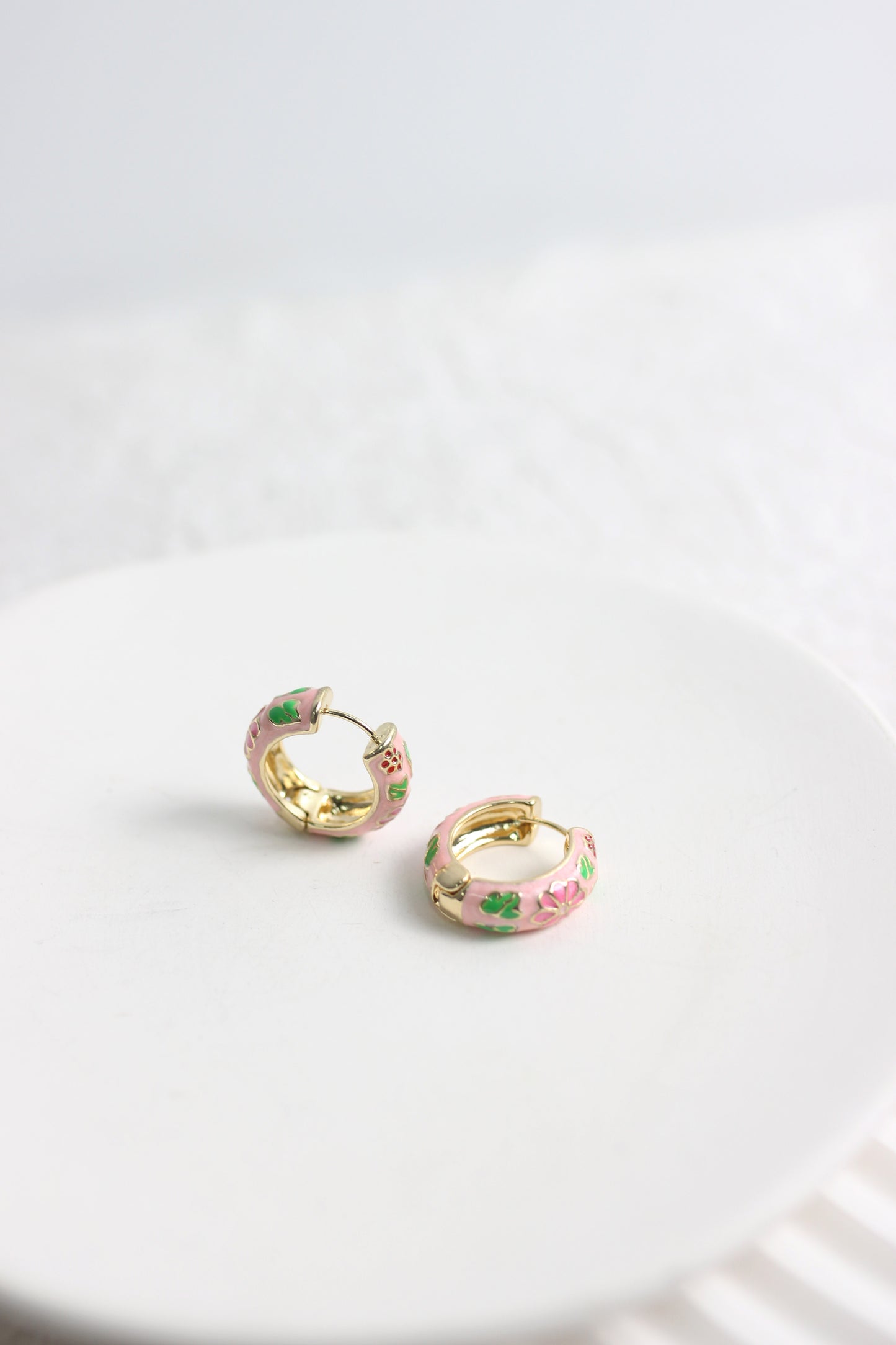 A2503TGG12999 - Floral Enamel Huggie Hoop Earrings