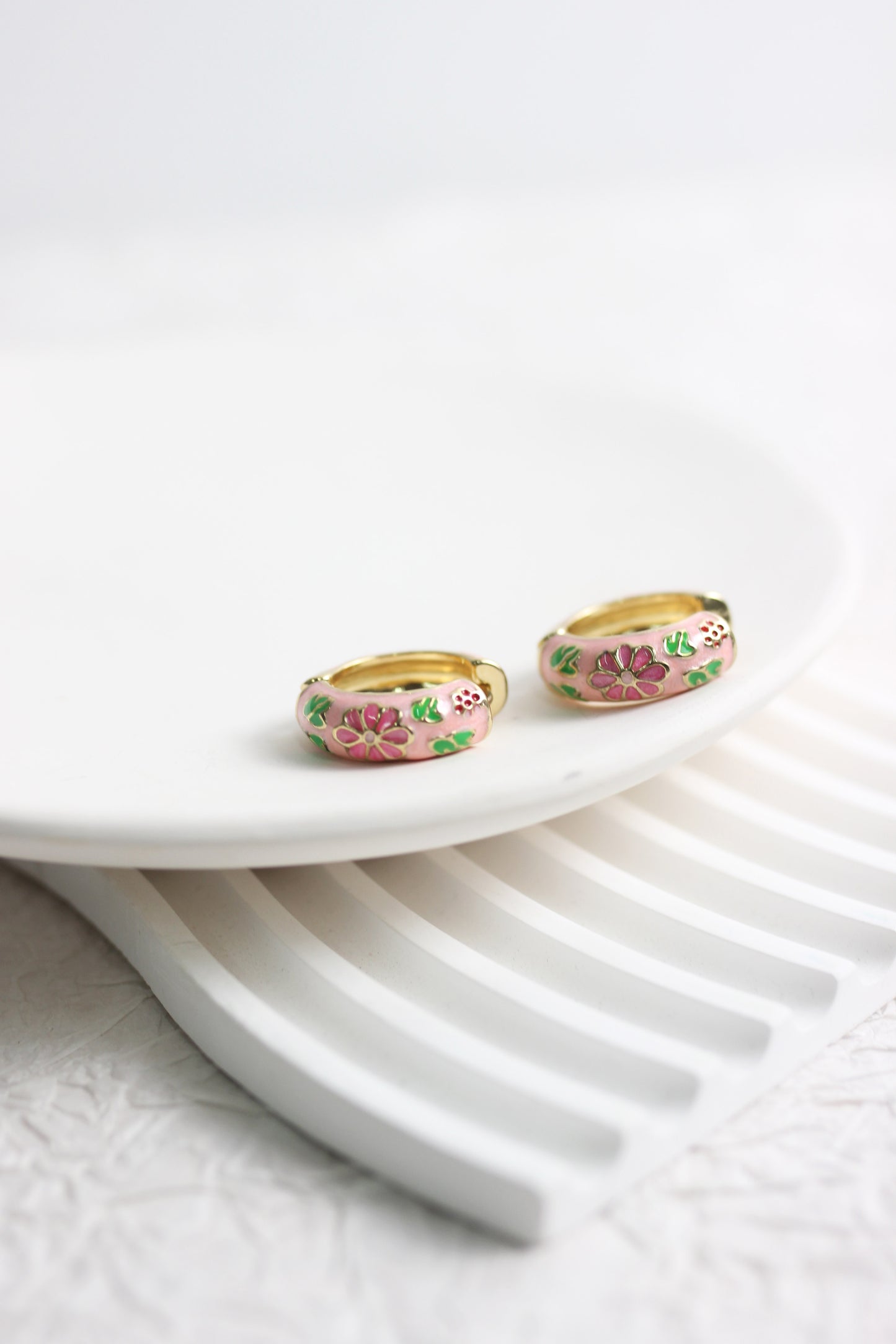 A2503TGG12999 - Floral Enamel Huggie Hoop Earrings