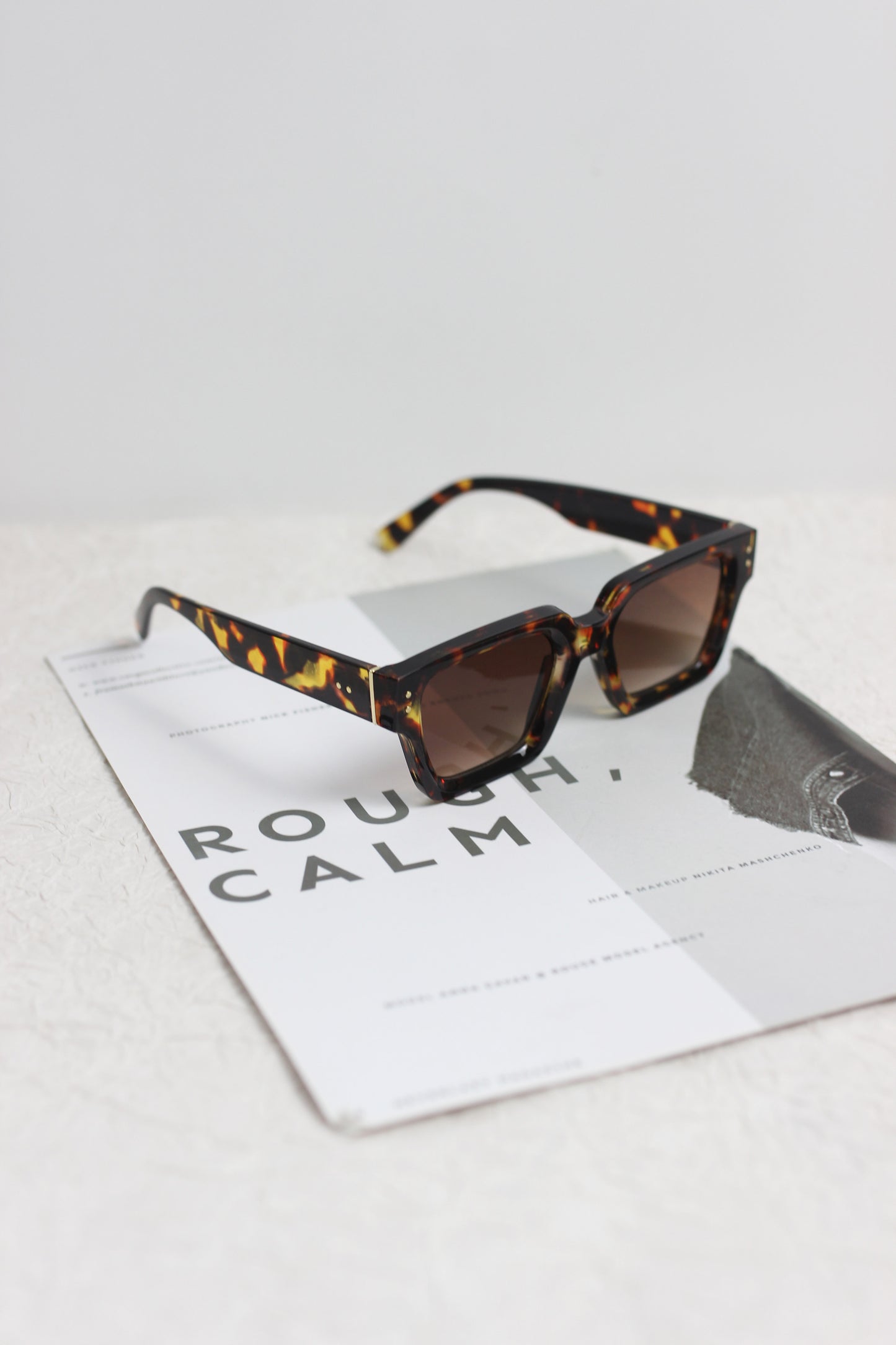A2504BLDZ11563 - Bold Square Frame Retro Sunglasses