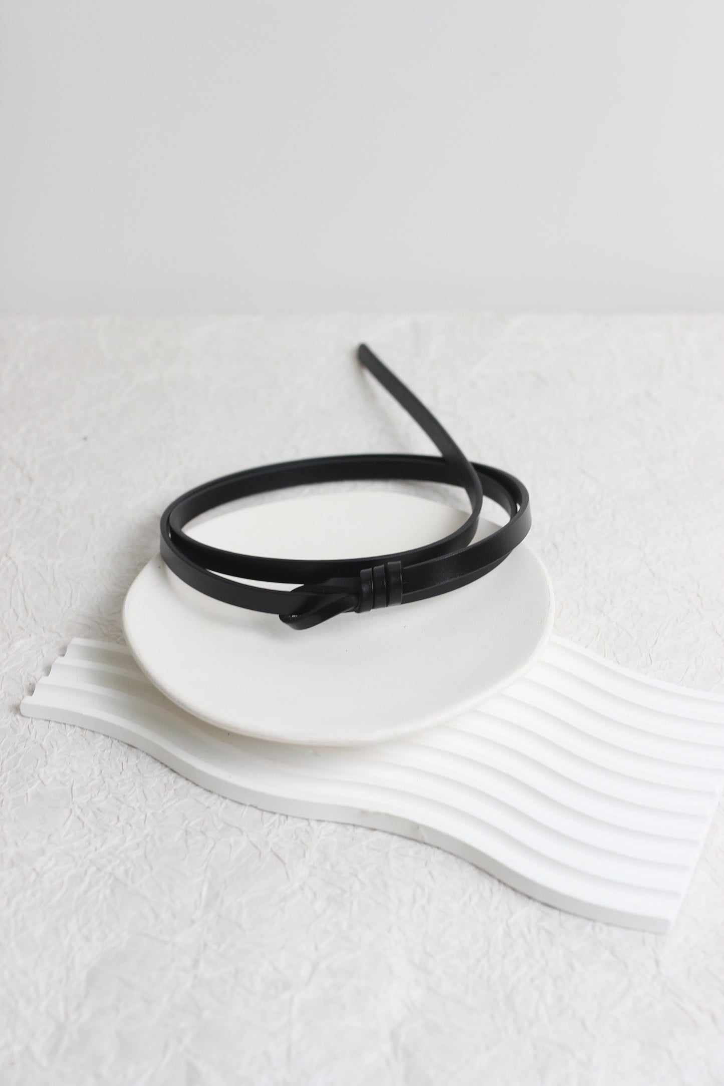 A2504DJN75127 - Minimalist Leather Knot Belt