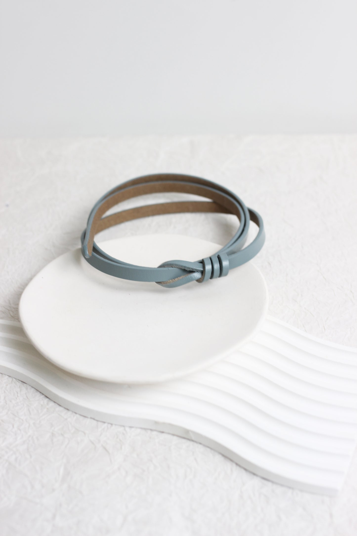 A2504DJN75127 - Minimalist Leather Knot Belt