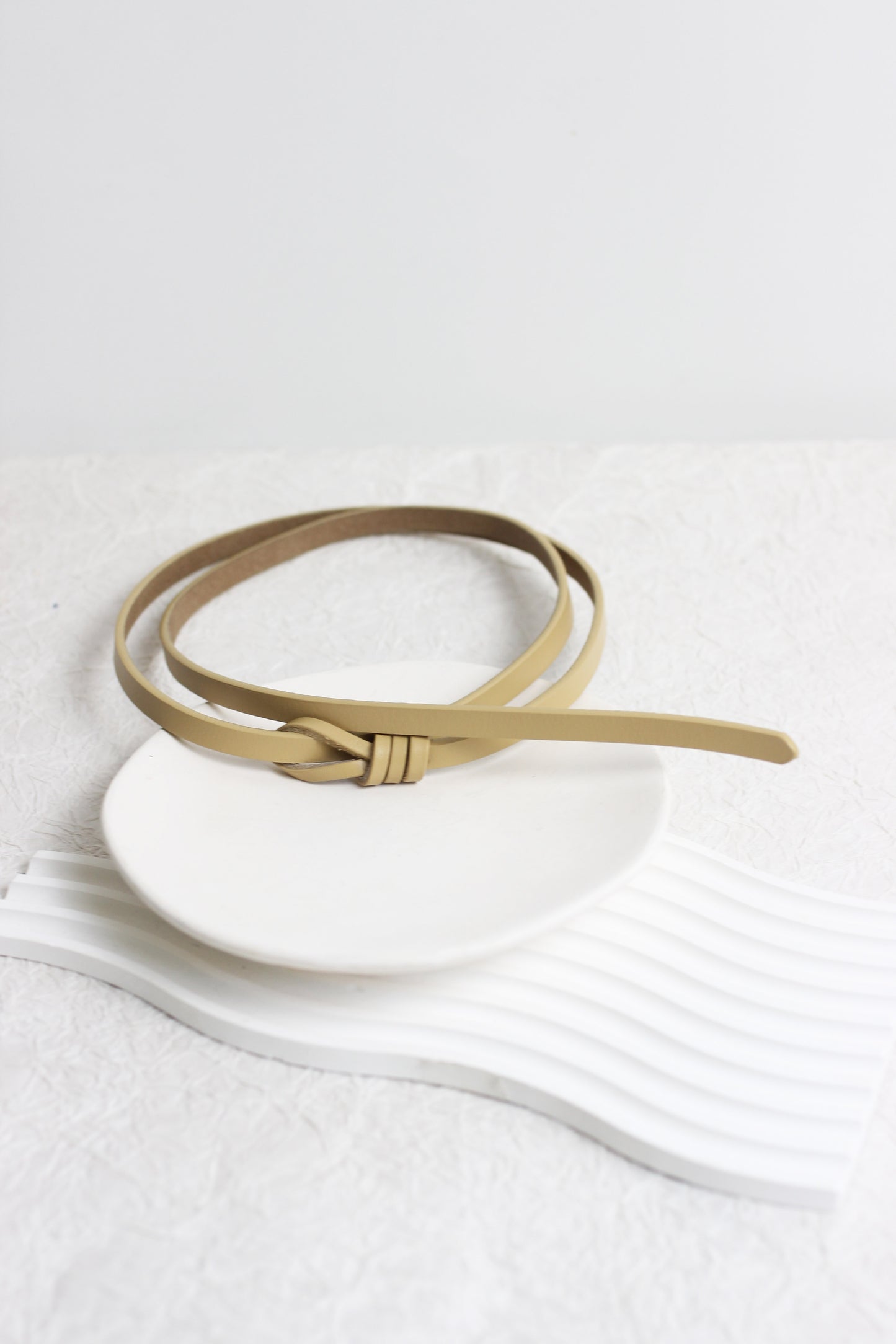 A2504DJN75127 - Minimalist Leather Knot Belt