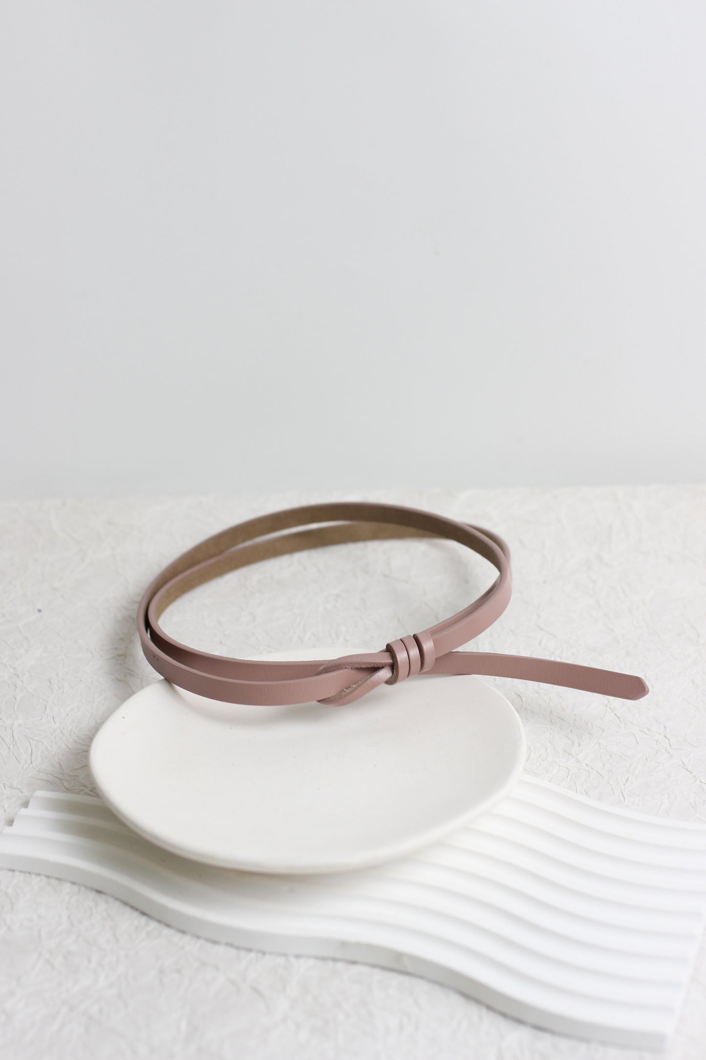 A2504DJN75127 - Minimalist Leather Knot Belt