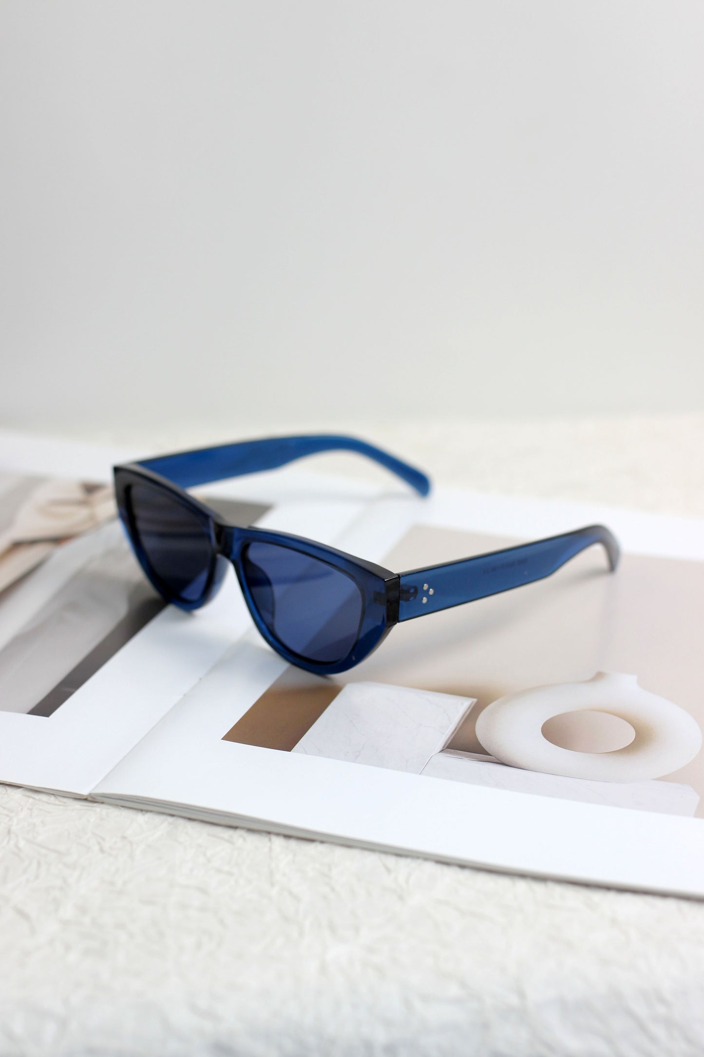 A2504KD18488 -Retro Cat-Eye Sunglasses