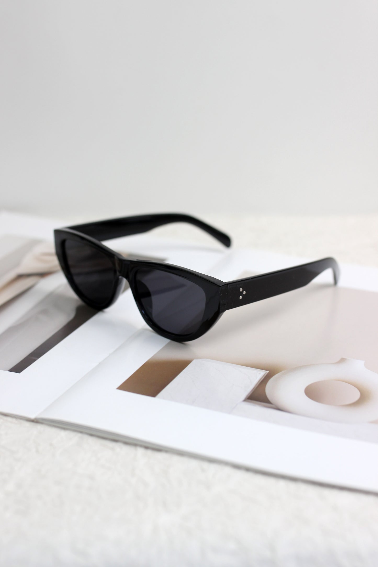 A2504KD18488 -Retro Cat-Eye Sunglasses