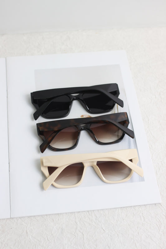 A2504KD21651 - Bold Cat Eye Oversized Sunglasses