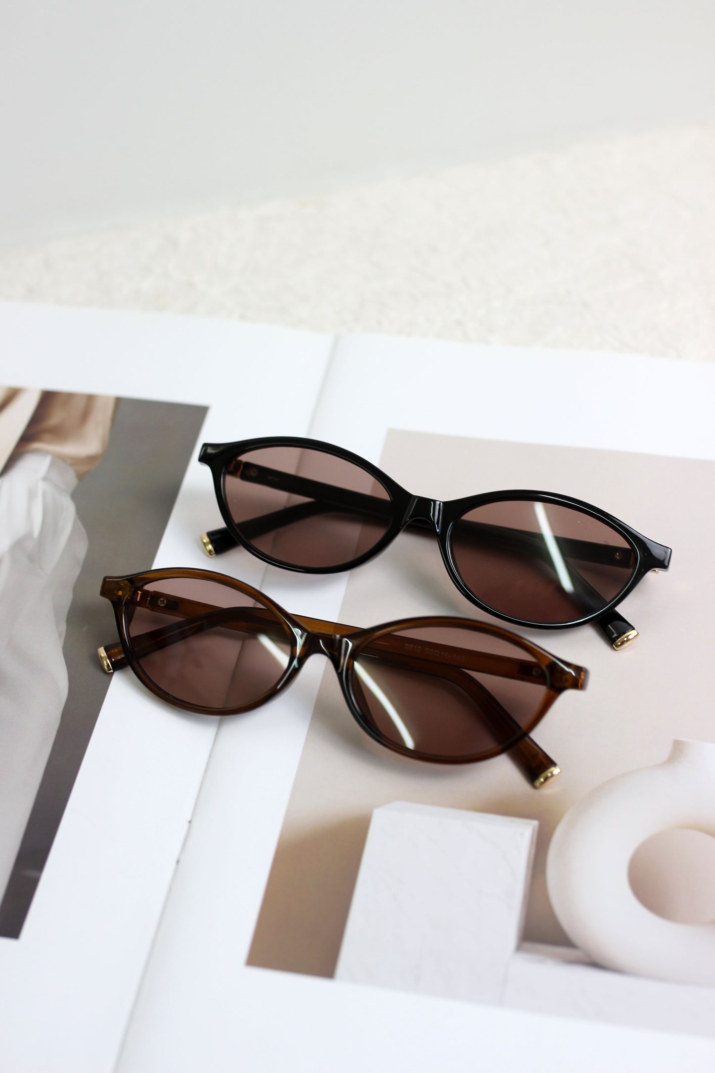 A2504KD22035 - Oval Frame Retro Sunglasses