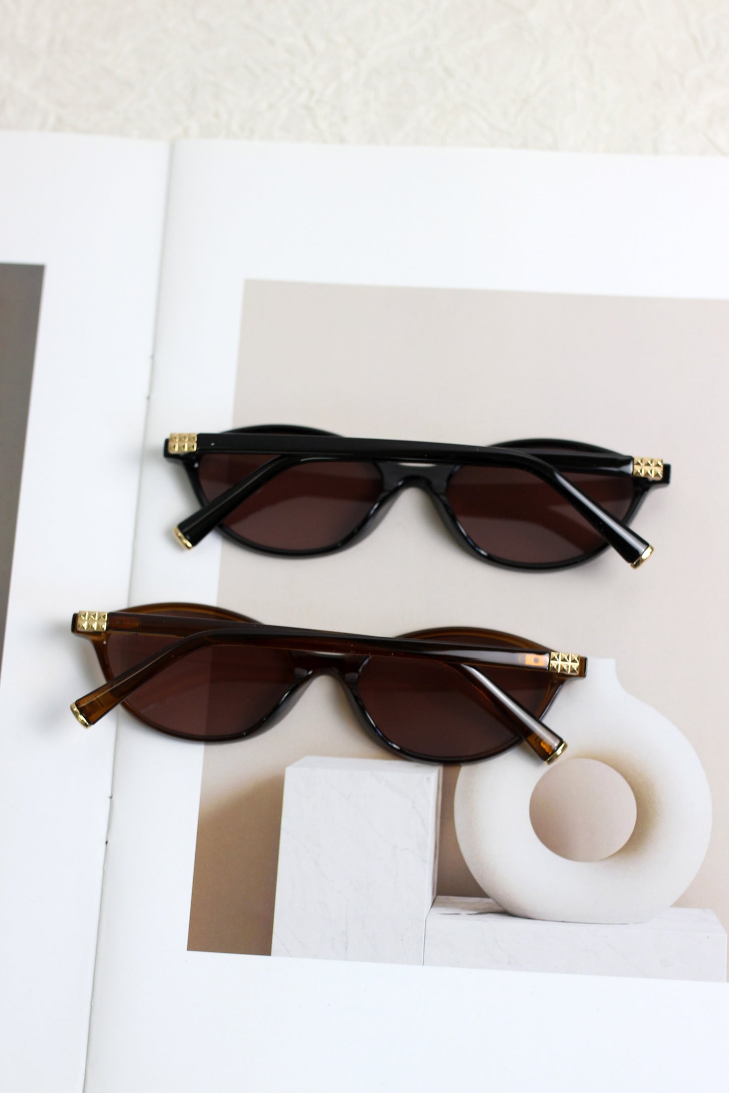 A2504KD22035 - Oval Frame Retro Sunglasses