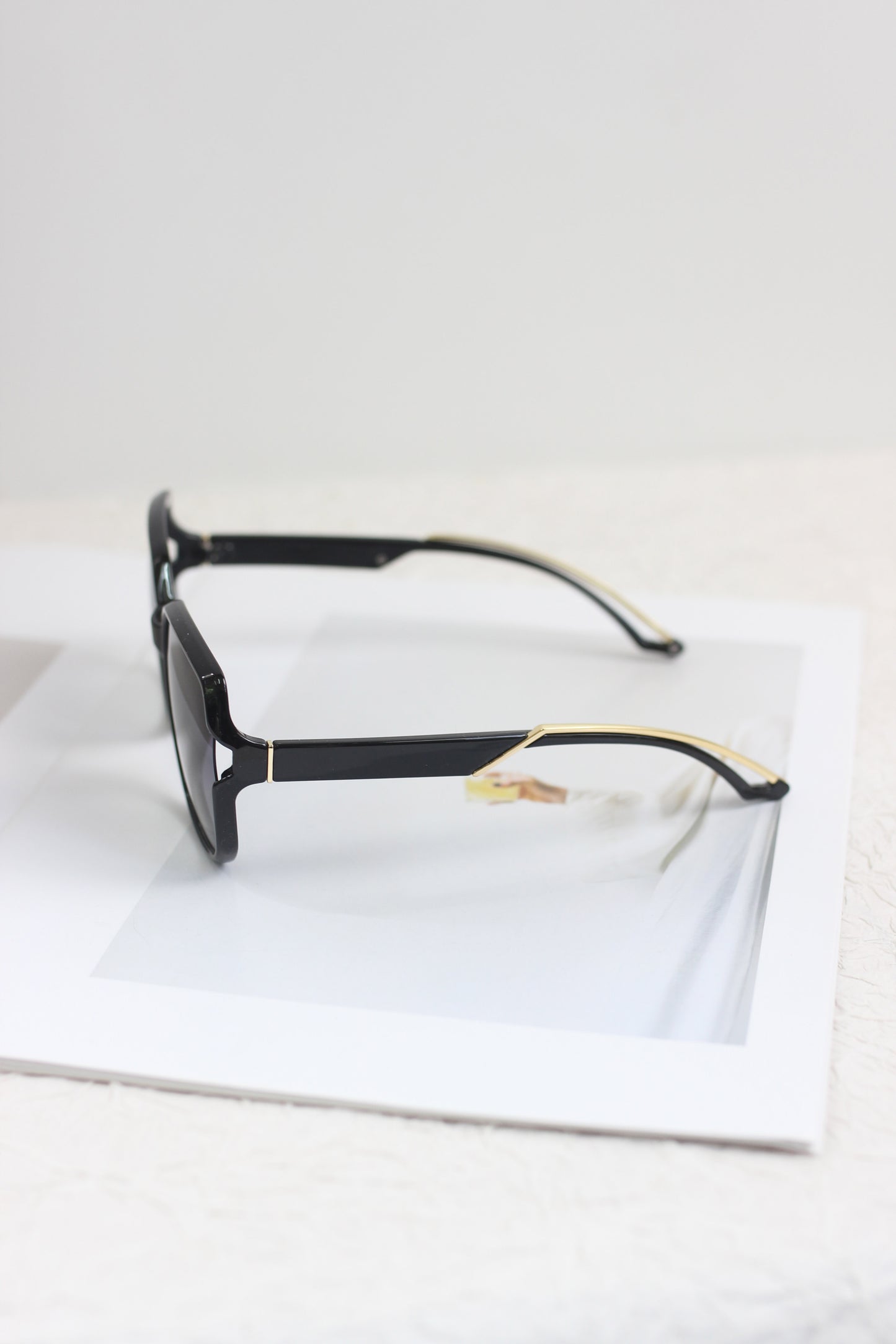 A2504NS78310 - Oversized Square Frame Gradient Sunglasses