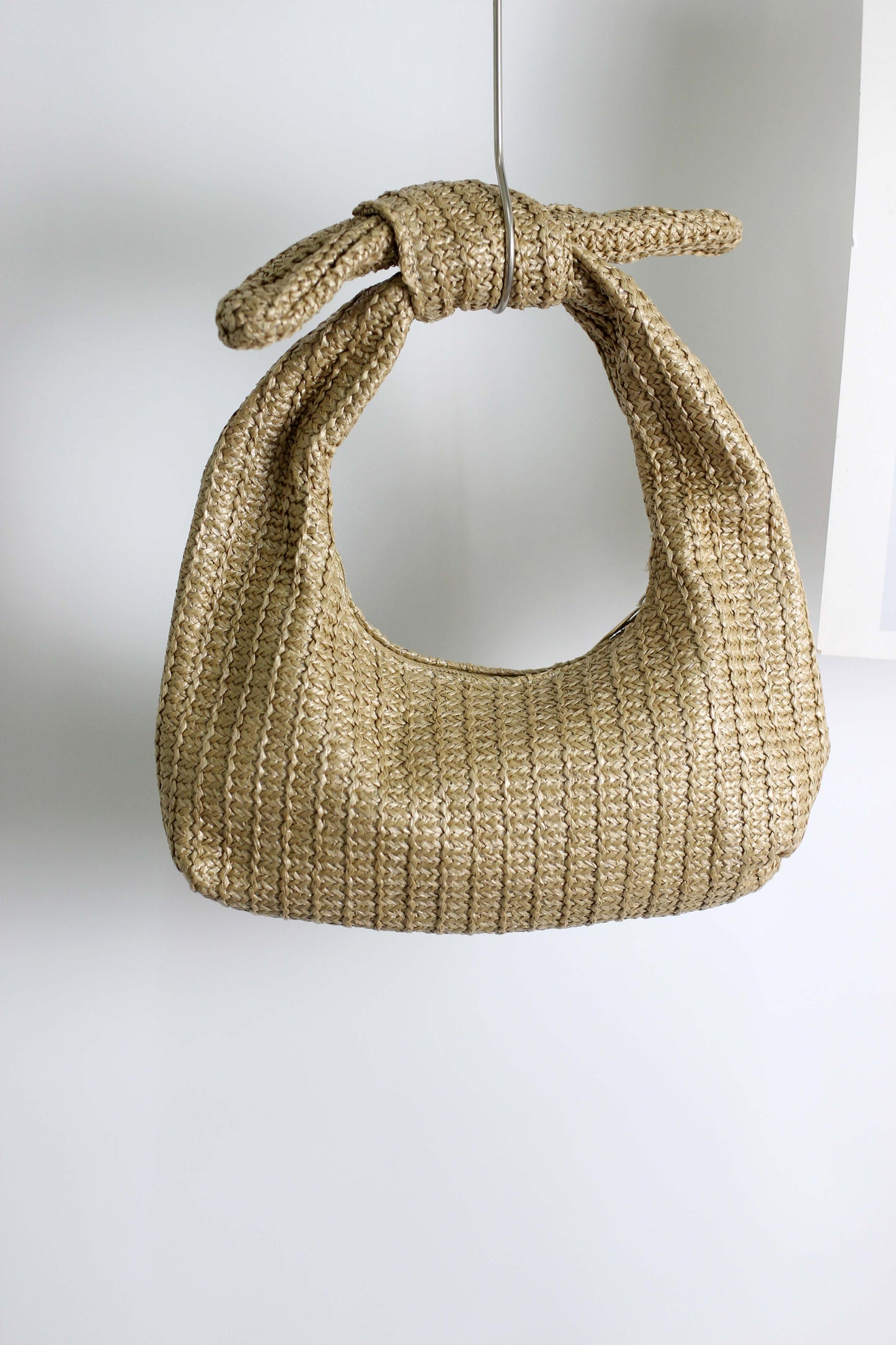 A2504SJ20177 - Boho Knot-Handle Woven Straw Handbag