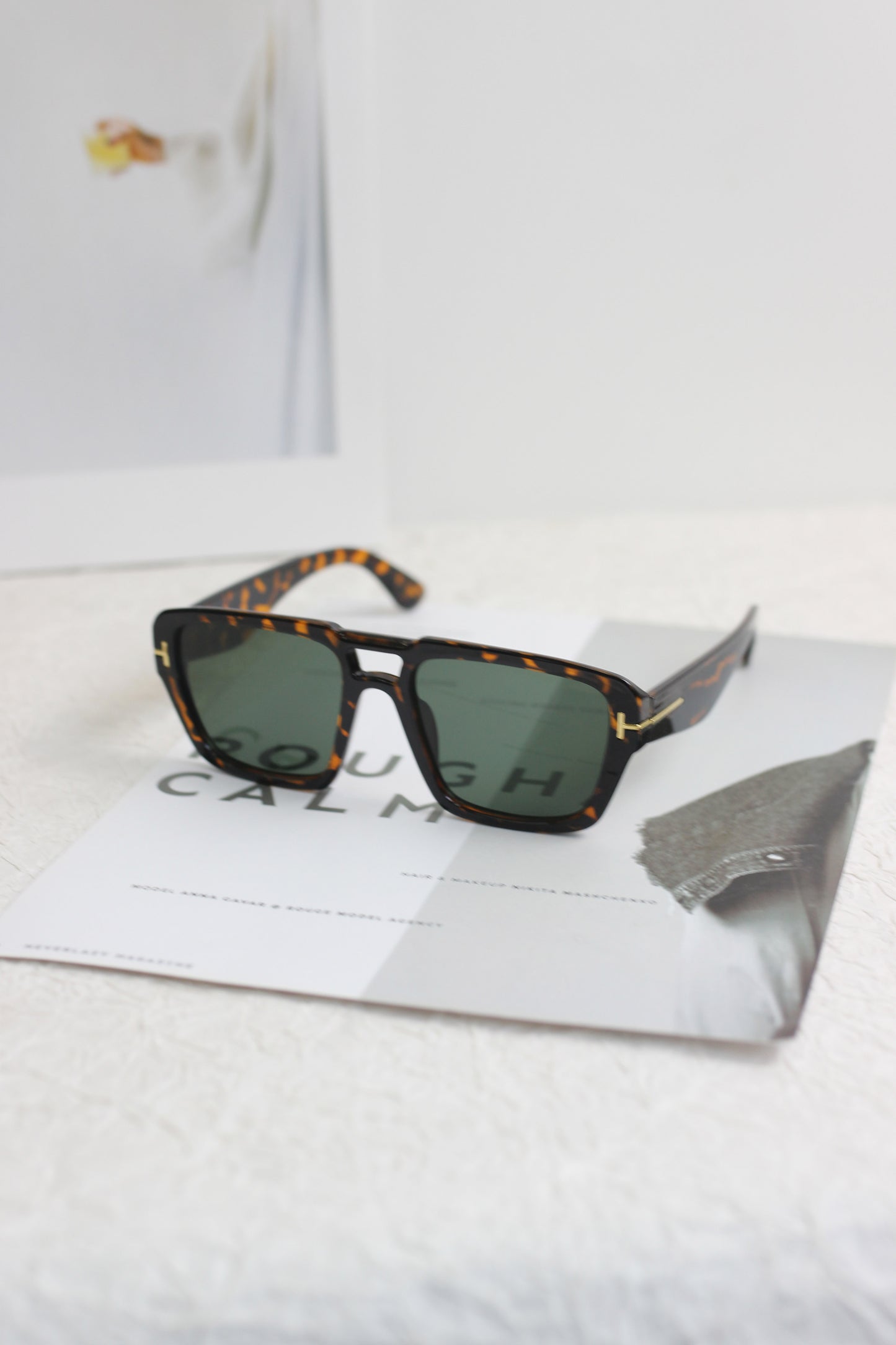 A2504YTGX10325 - Nomad Retro Oversized Rectangular Sunglasses