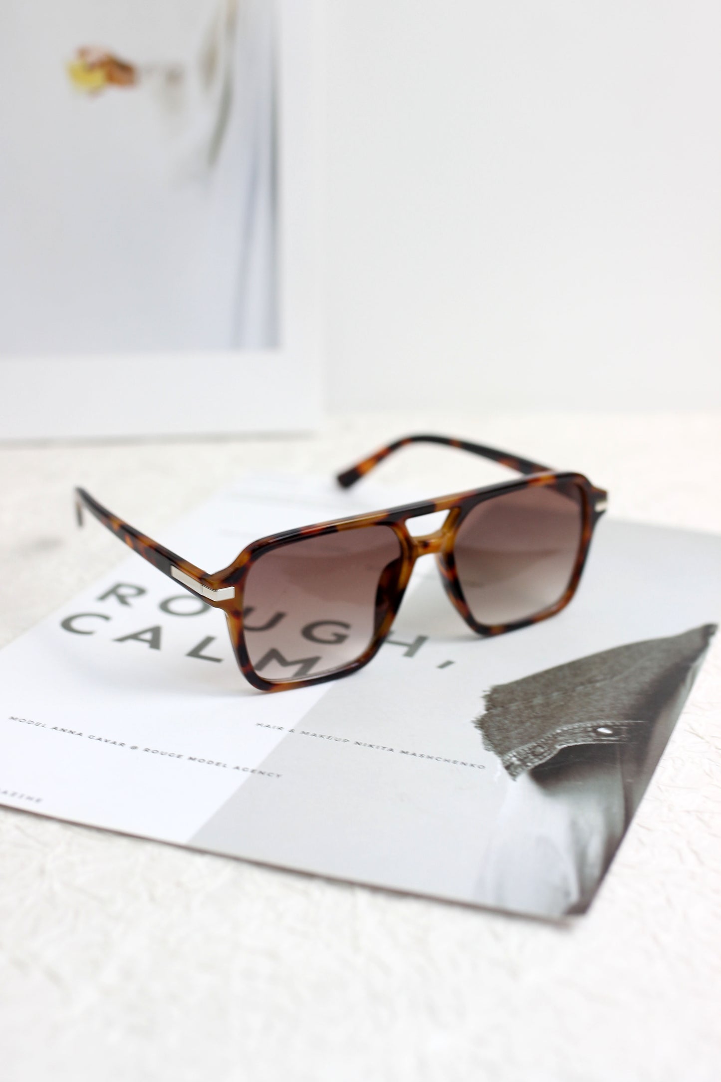 A2504YTGX81322 - Retro Square Frame Sunglasses
