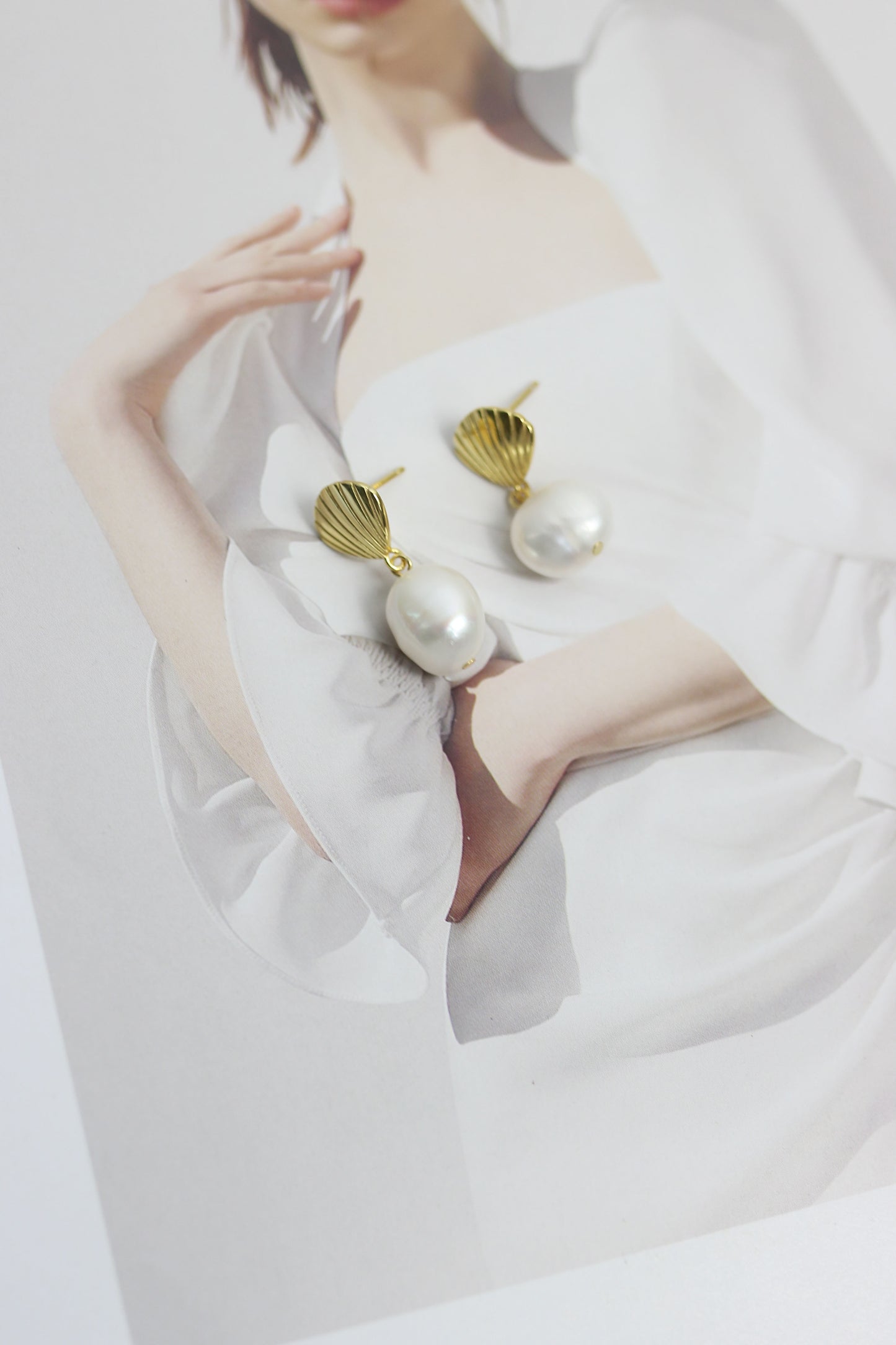 A2505CH45311 - Gold Shell Stud & Baroque Pearl Drop Earrings