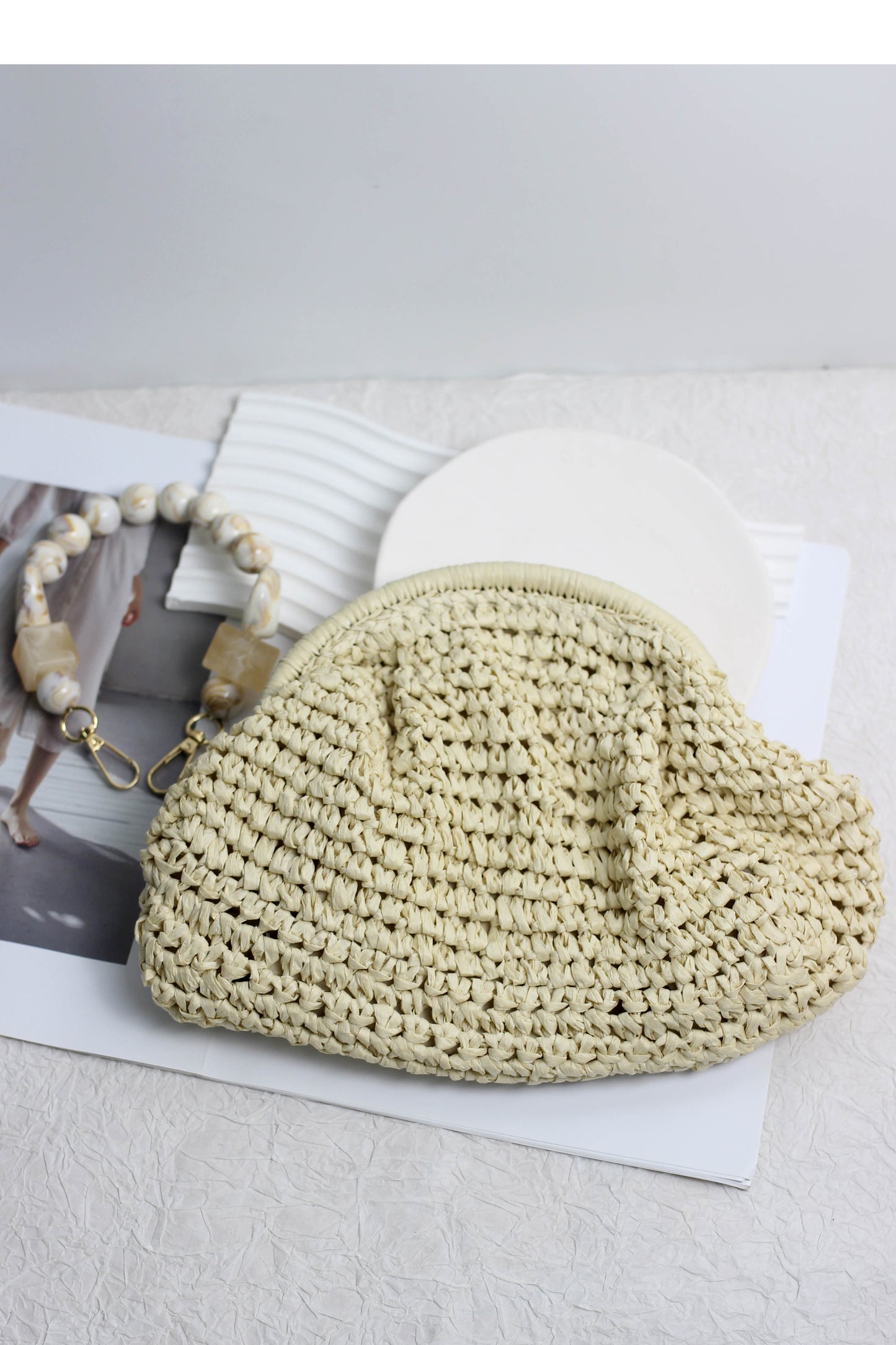 A2505HH36425 - Beaded Handle Woven Raffia Clutch Bag