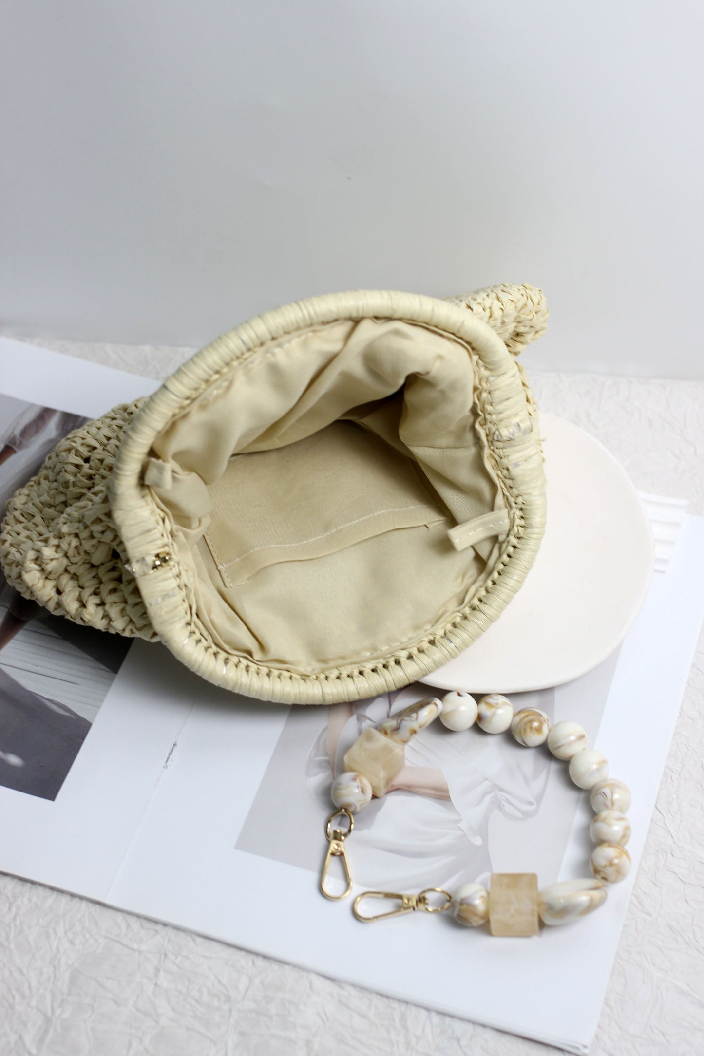 A2505HH36425 - Beaded Handle Woven Raffia Clutch Bag
