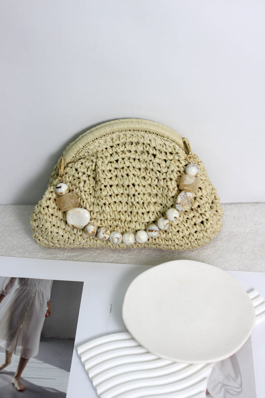 A2505HH36425 - Beaded Handle Woven Raffia Clutch Bag