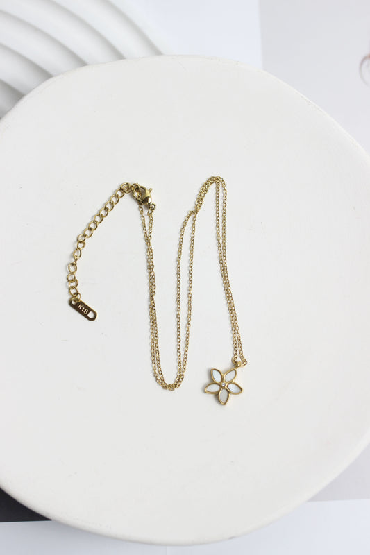 A2505MJ27583 - Flower Pendant Necklace