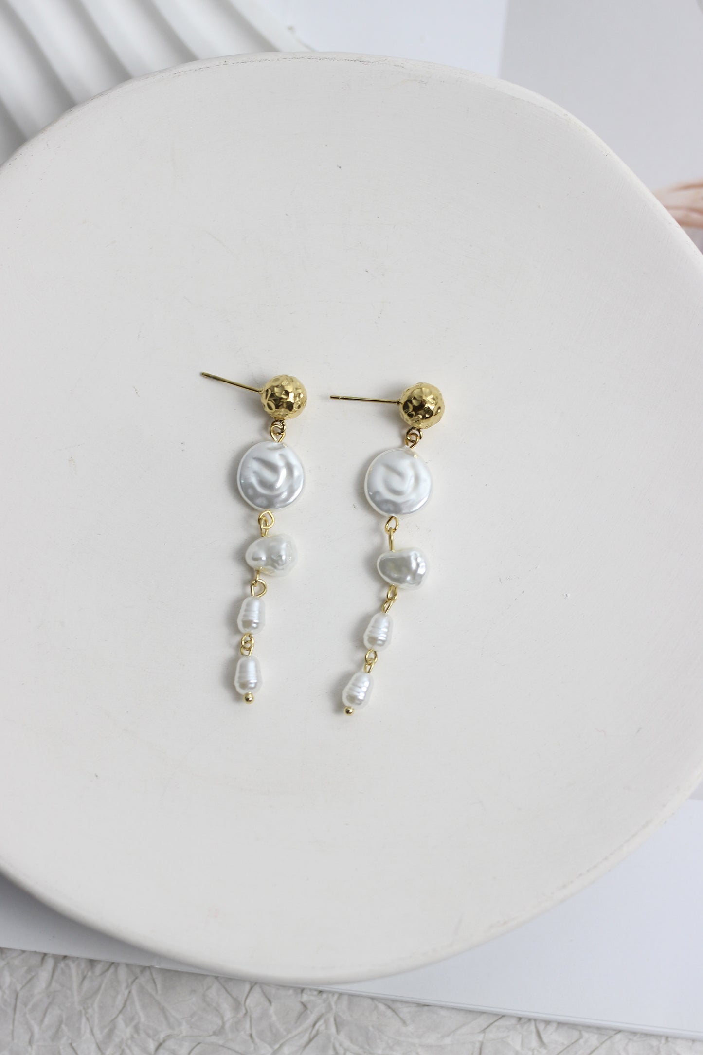 A2505MJ92953 - Faux Pearl Drop Earrings with Hammered Stainless Steel Studs