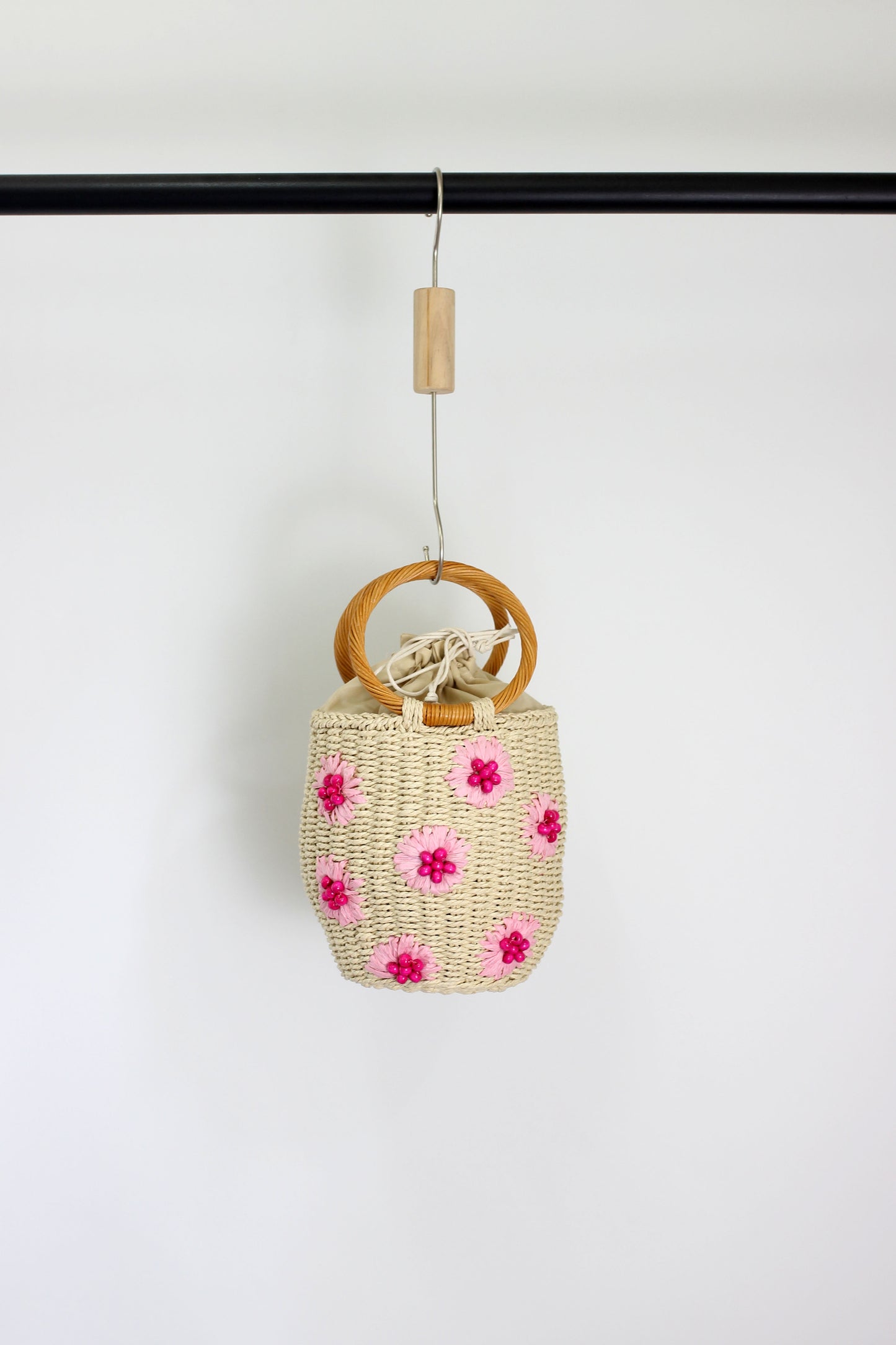 A2505QH74860 - Handmade Flower Bucket Bag with Wooden Handle