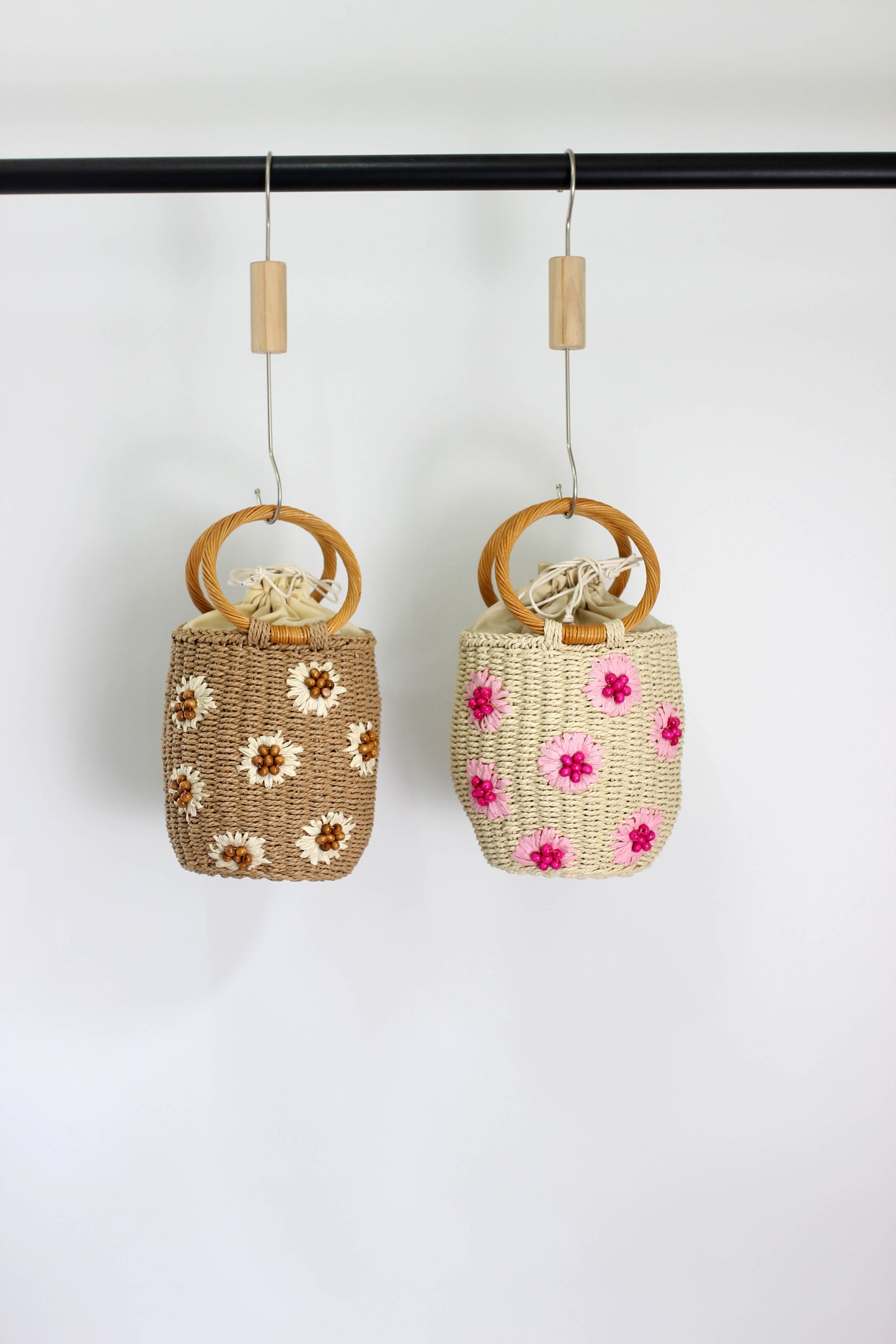 A2505QH74860 - Handmade Flower Bucket Bag with Wooden Handle