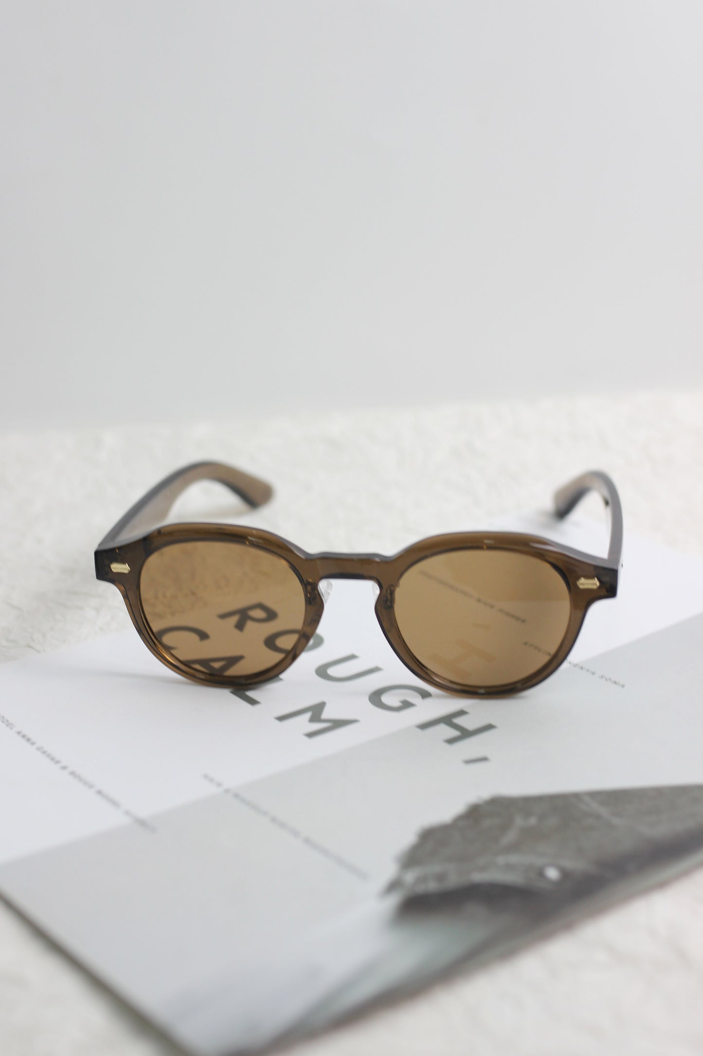A2506BD63324 - Retro Round Frame Sunglasses with UV Protection
