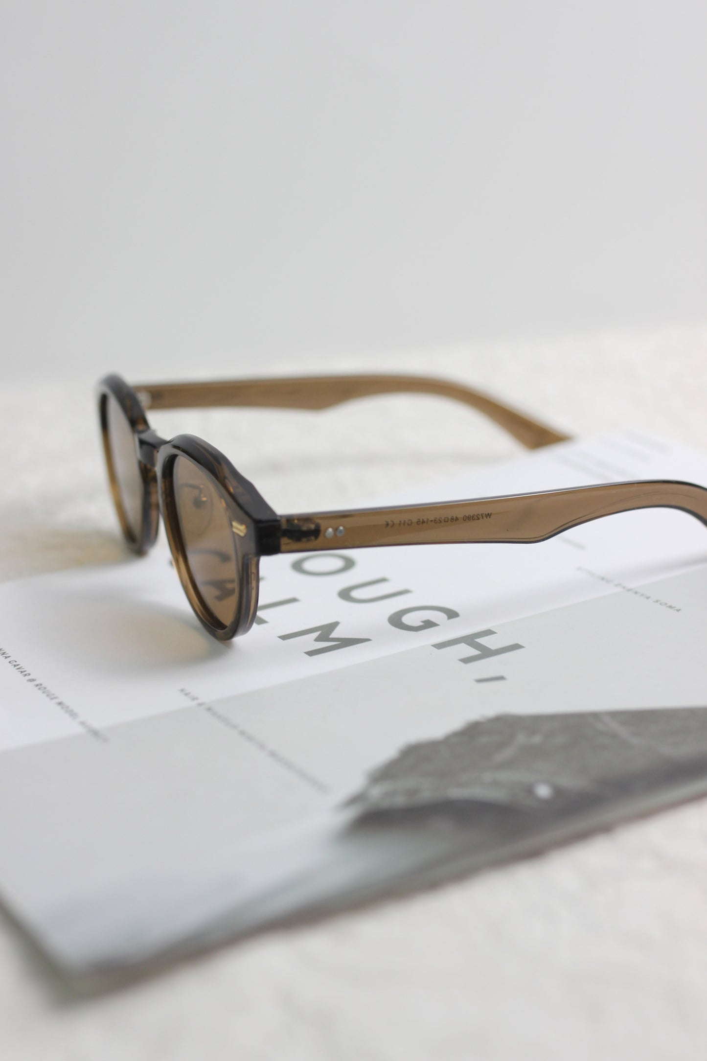 A2506BD63324 - Retro Round Frame Sunglasses with UV Protection