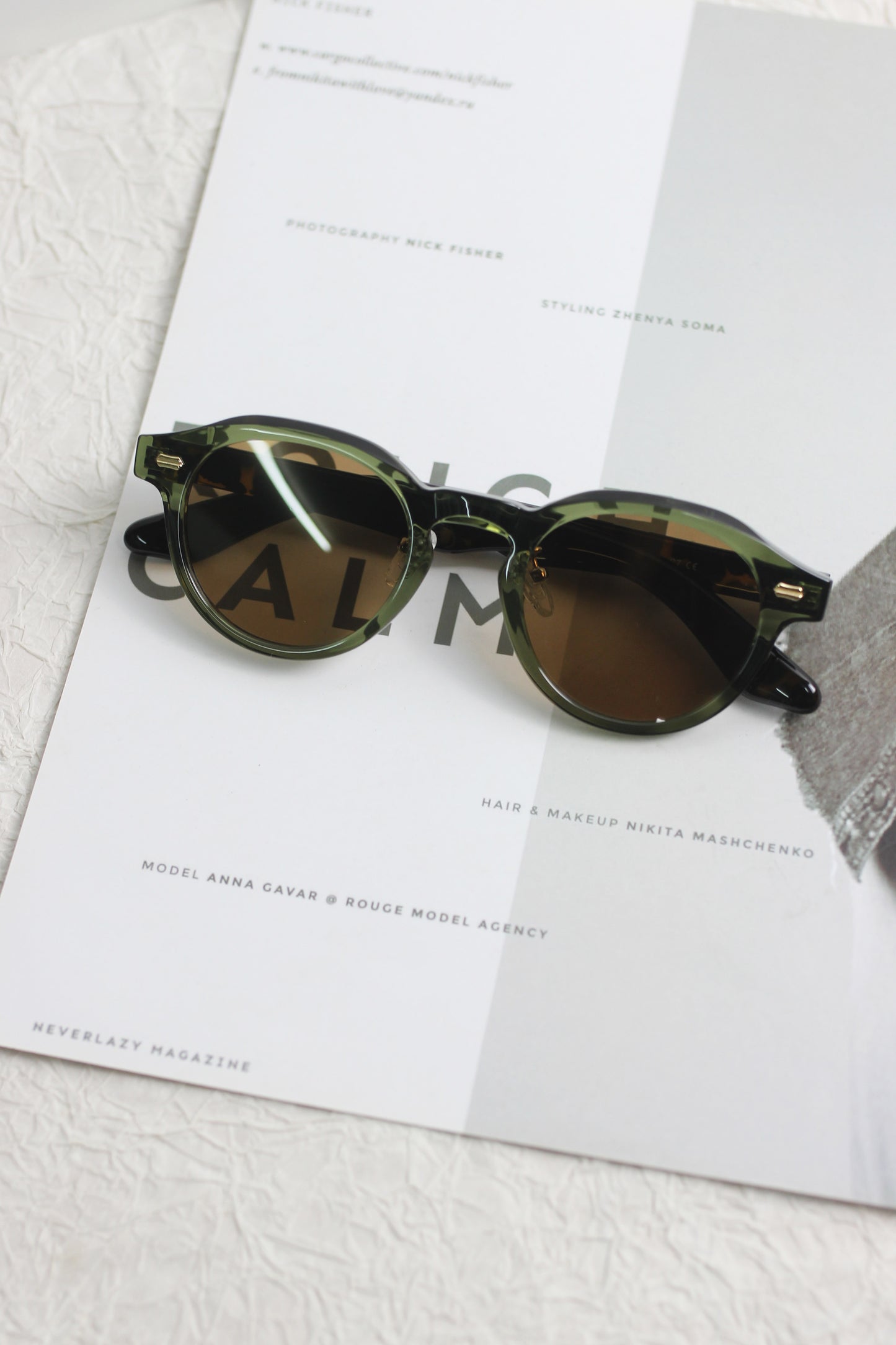 A2506BD63324 - Retro Round Frame Sunglasses with UV Protection